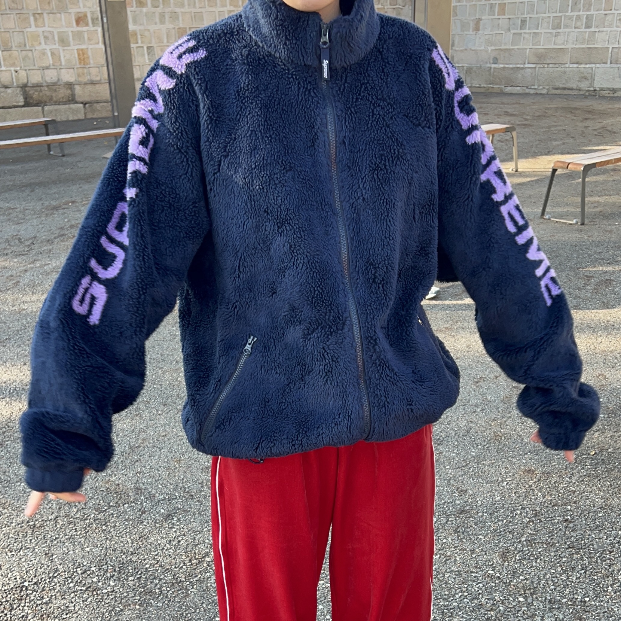 Supreme Shoulder Logo Fleece Jacket Navy - 25SS, Supreme Shoulder Logo Fleece Jacket Black - 25SS 착용 스타일 - 1