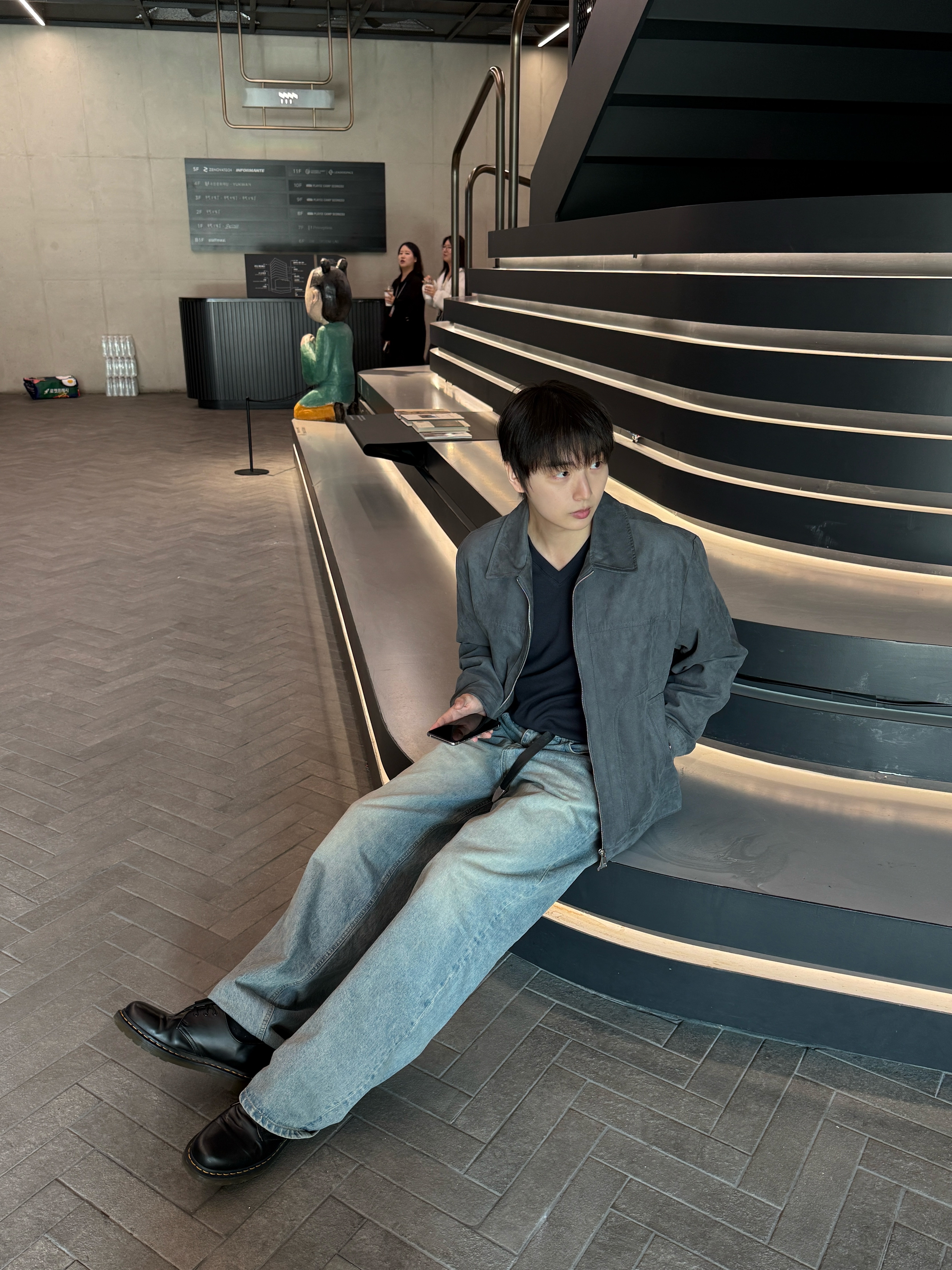 Dr. Martens 1461 Smooth Black 착용 스타일 - 1
