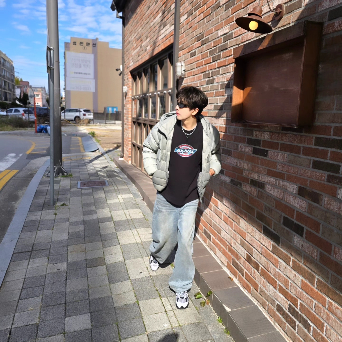 The North Face Ruta Down Jacket Light Khaki - 25SS, Supreme x Dickies Thermal Black - 25FW 착용 스타일 - 1