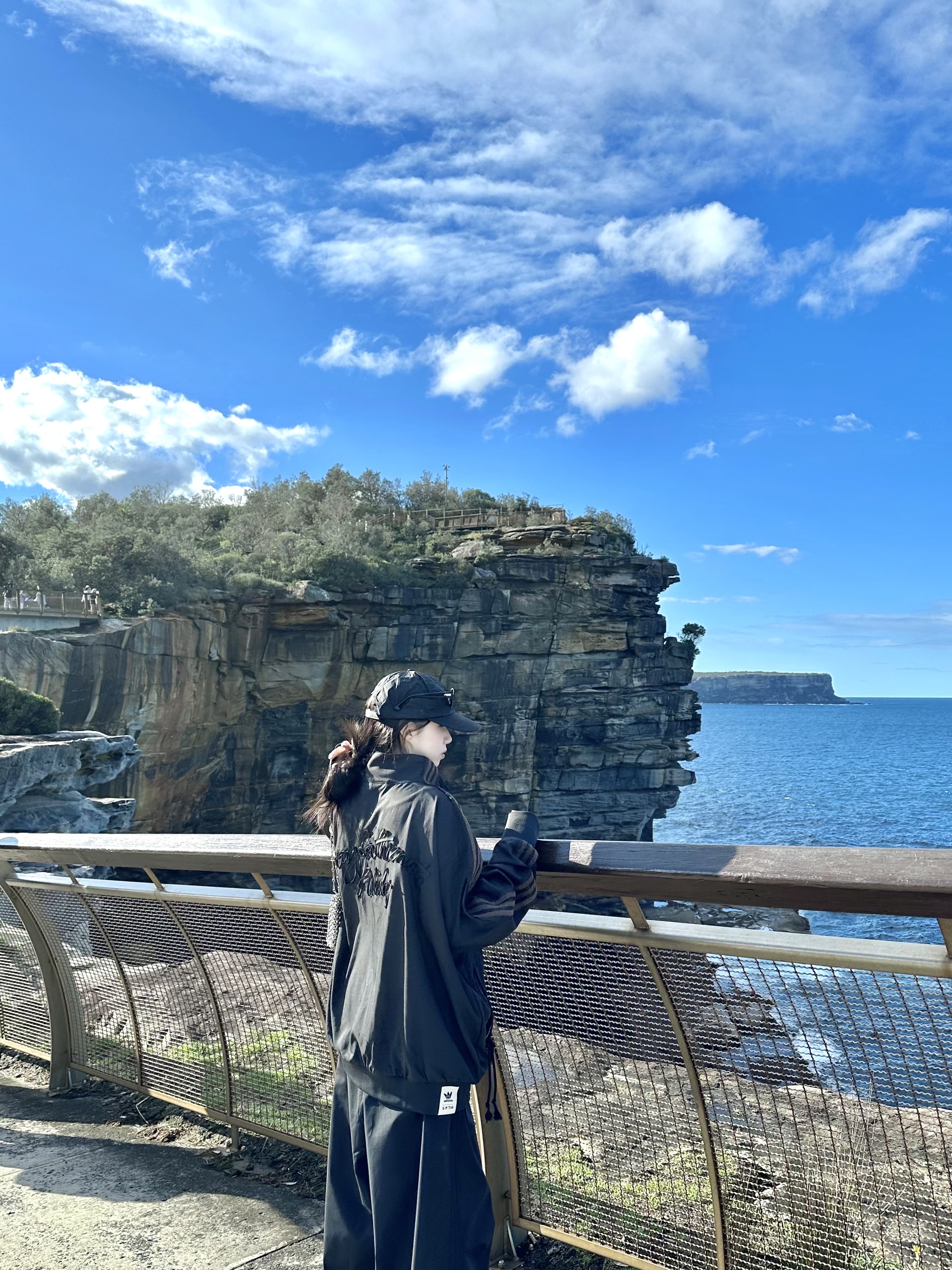 Adidas x Song for the Mute Track Jacket Black - KR Sizing, Supreme x Stone Island Painted Camo Nylon 6-Panel Black - 20FW 착용 스타일 - 10