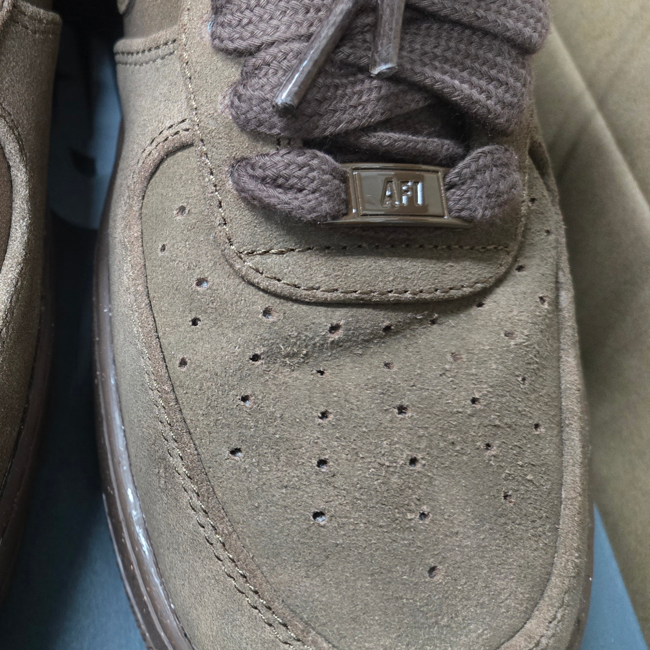 (W) Nike Air Force 1 '07 Cacao Wow 착용 스타일 - 2