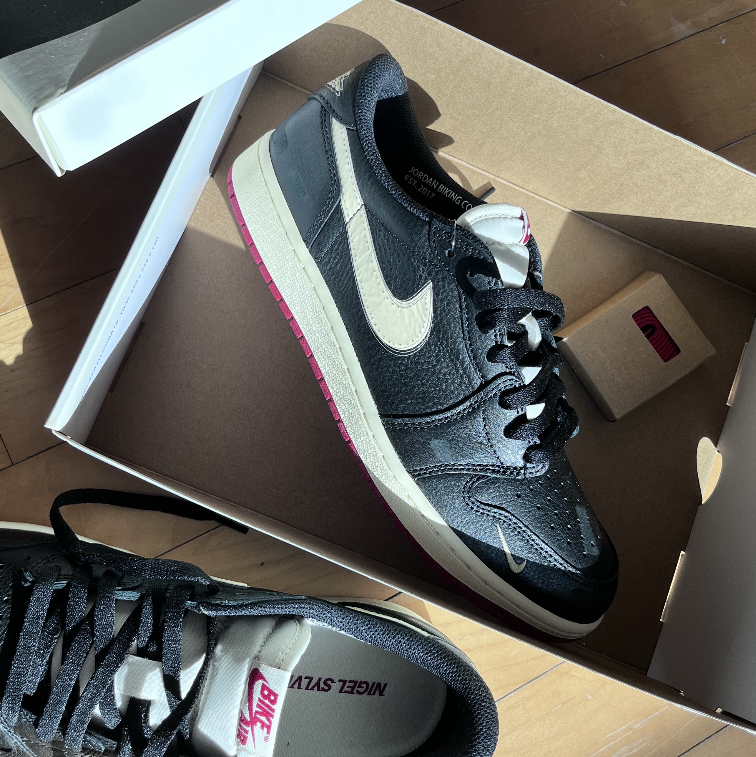 Jordan 1 x Nigel Sylvester Retro Low OG Better With Time 착용 스타일 - 1