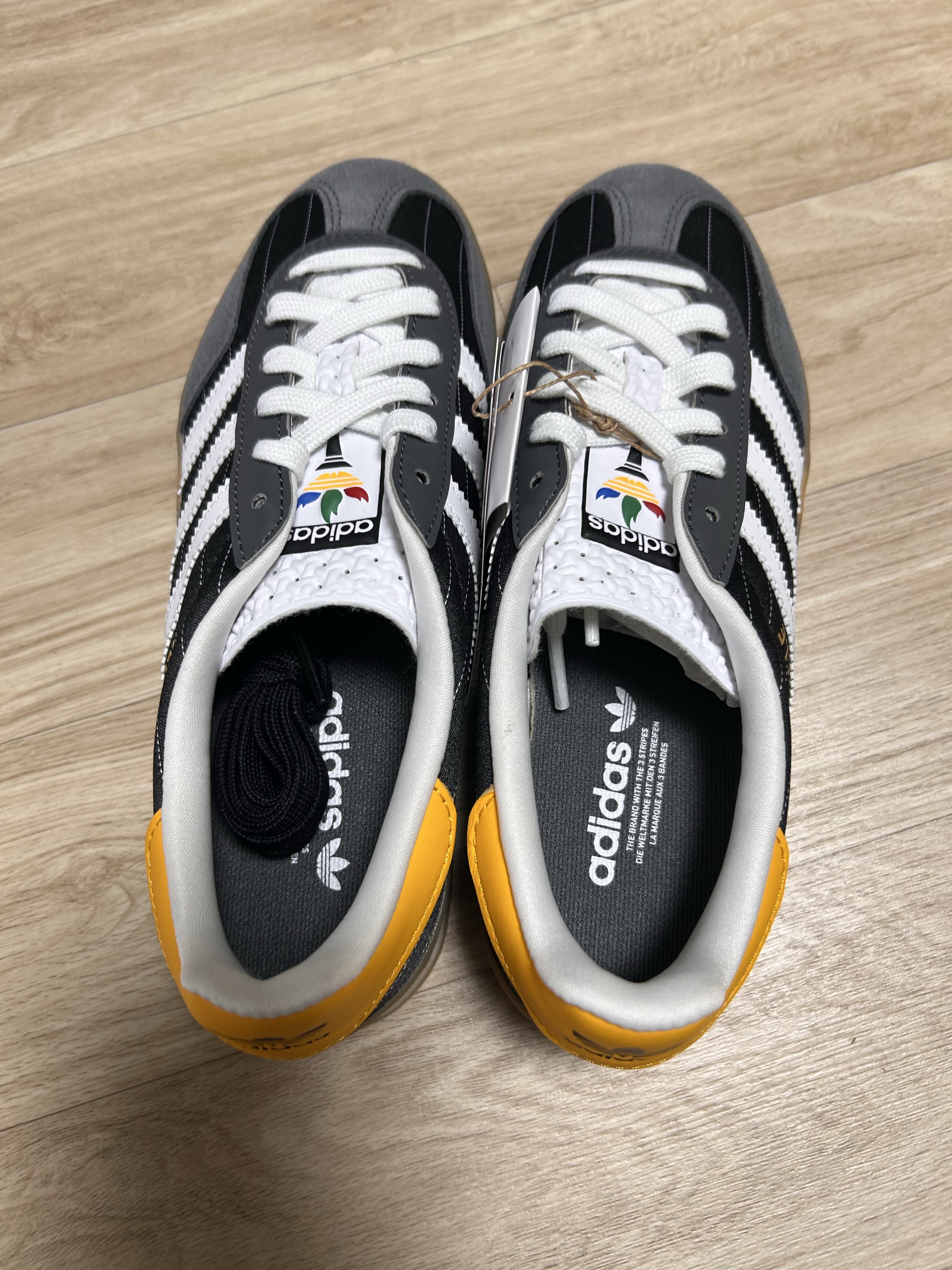 Adidas Gazelle Indoor Core Black Cloud White 착용 스타일