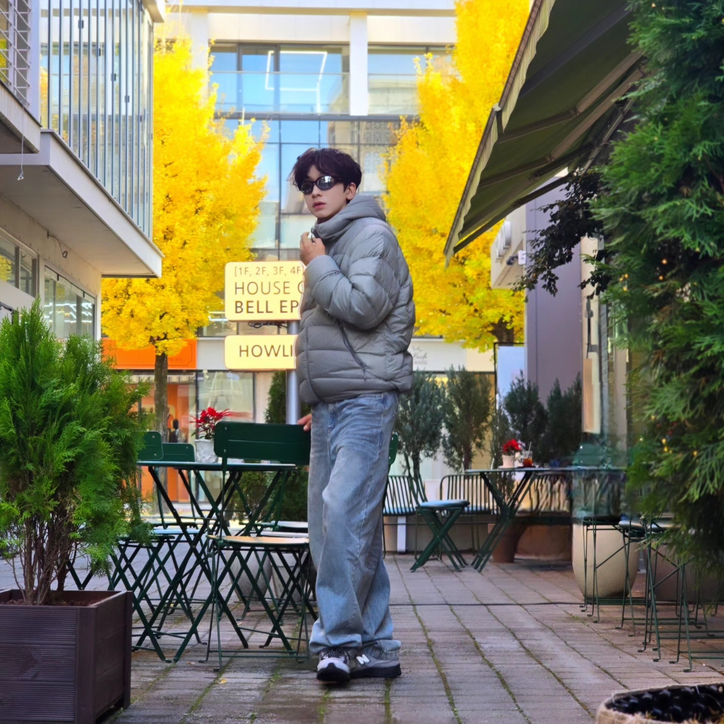 The North Face Ruta Down Jacket Light Khaki - 25SS, New Balance 2002R Grey Black 착용 스타일 - 1