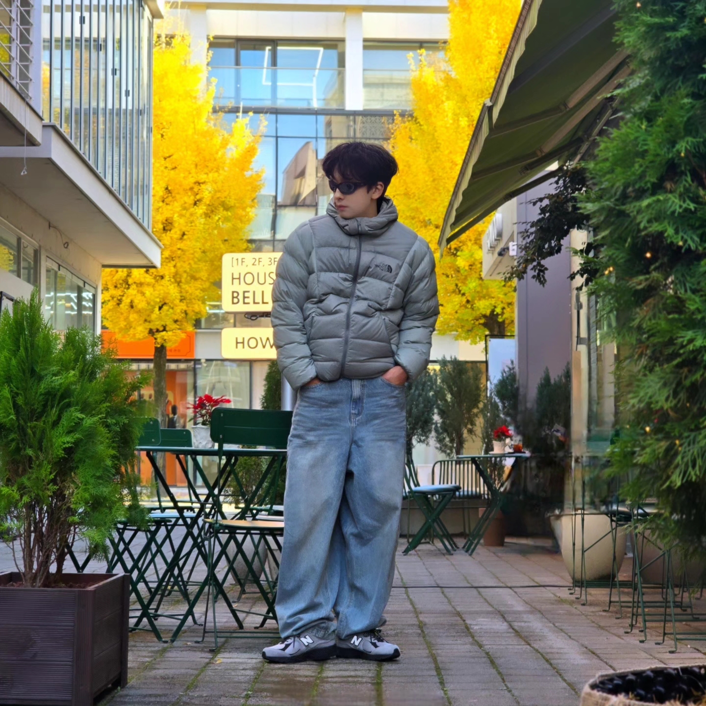 The North Face Ruta Down Jacket Light Khaki - 25SS, New Balance 2002R Grey Black 착용 스타일 - 2