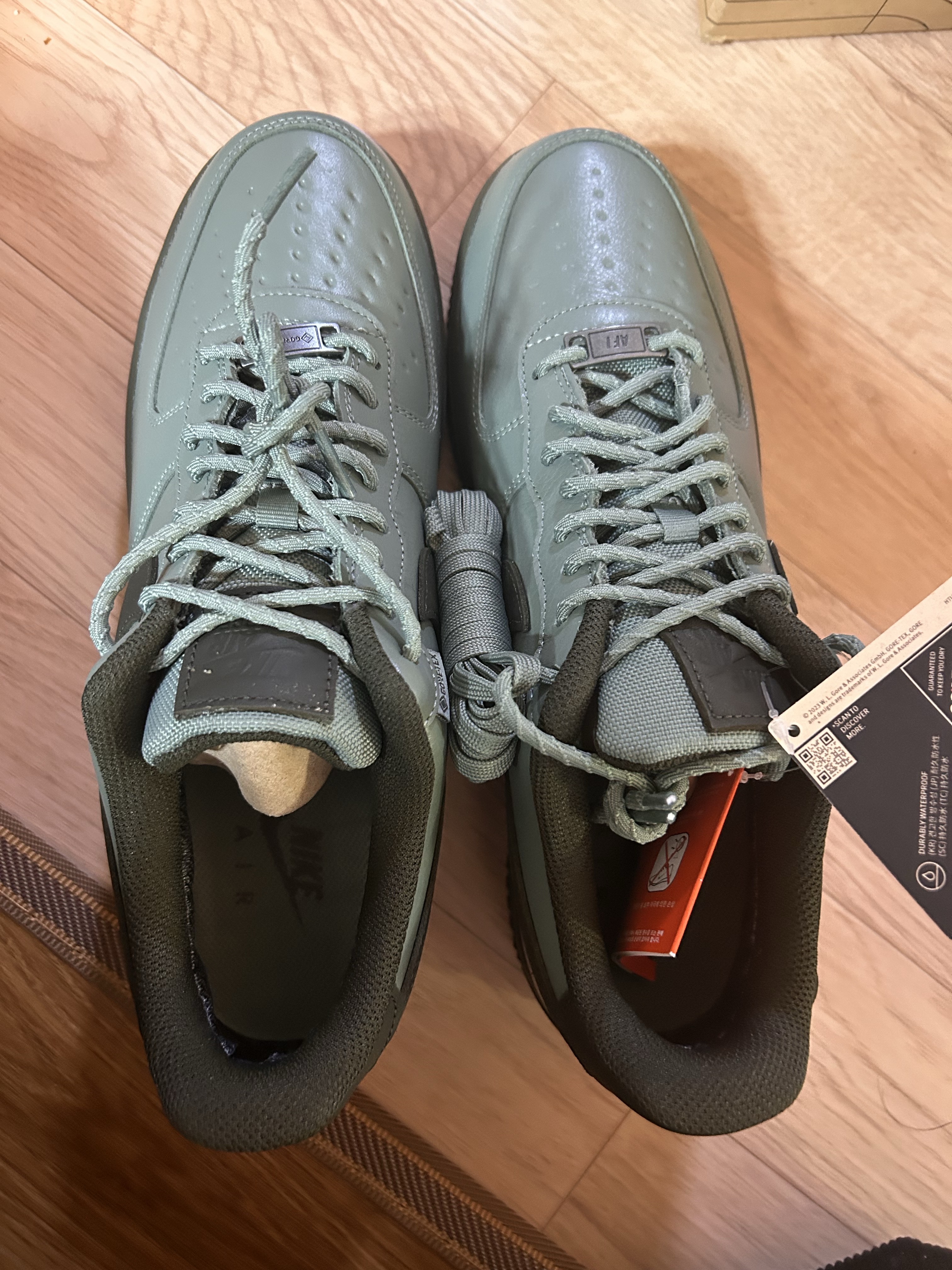 Nike Air Force 1 Low Gore-Tex Vibram Clay Green 착용 스타일