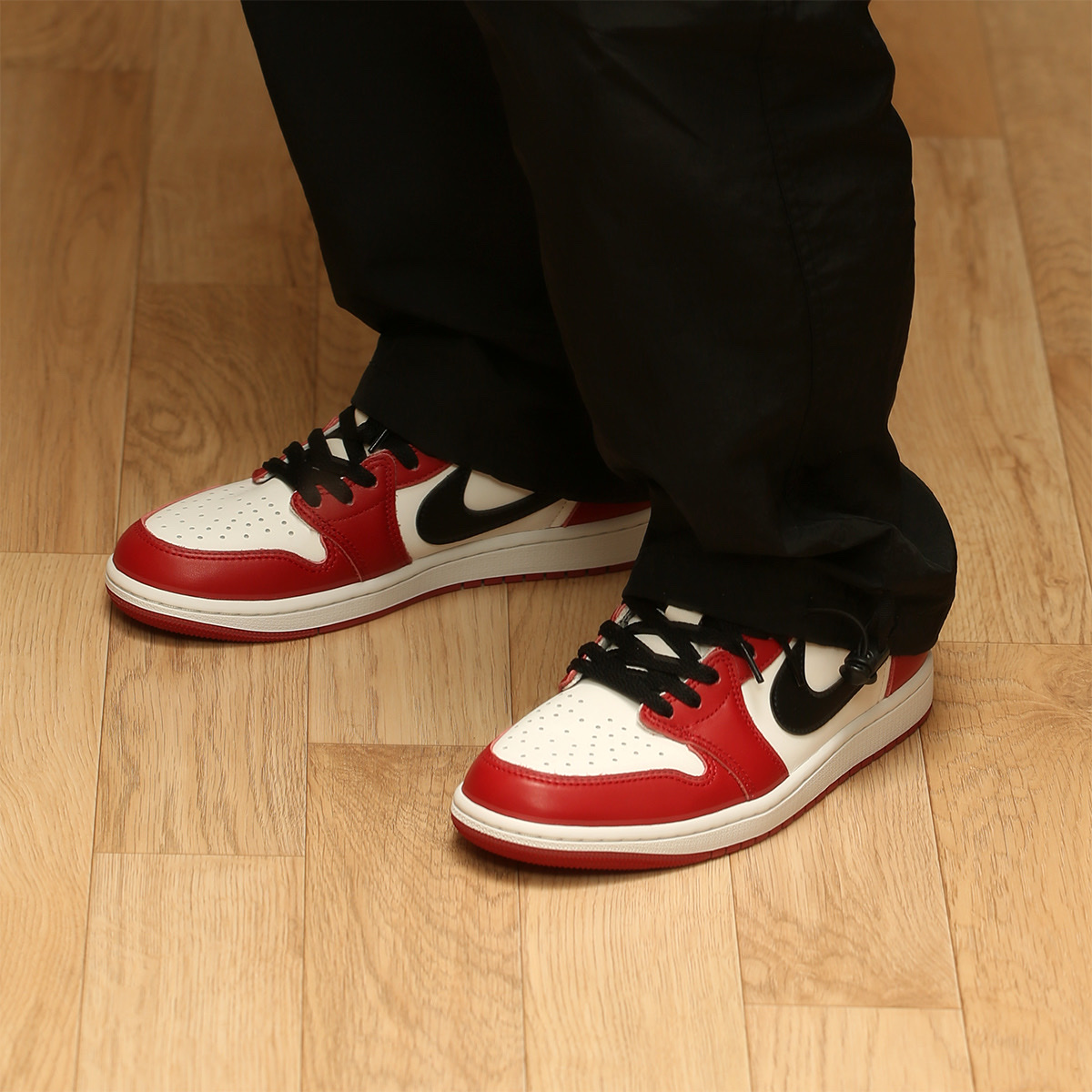 Jordan 1 Retro Low OG Chicago 착용 스타일 - 5