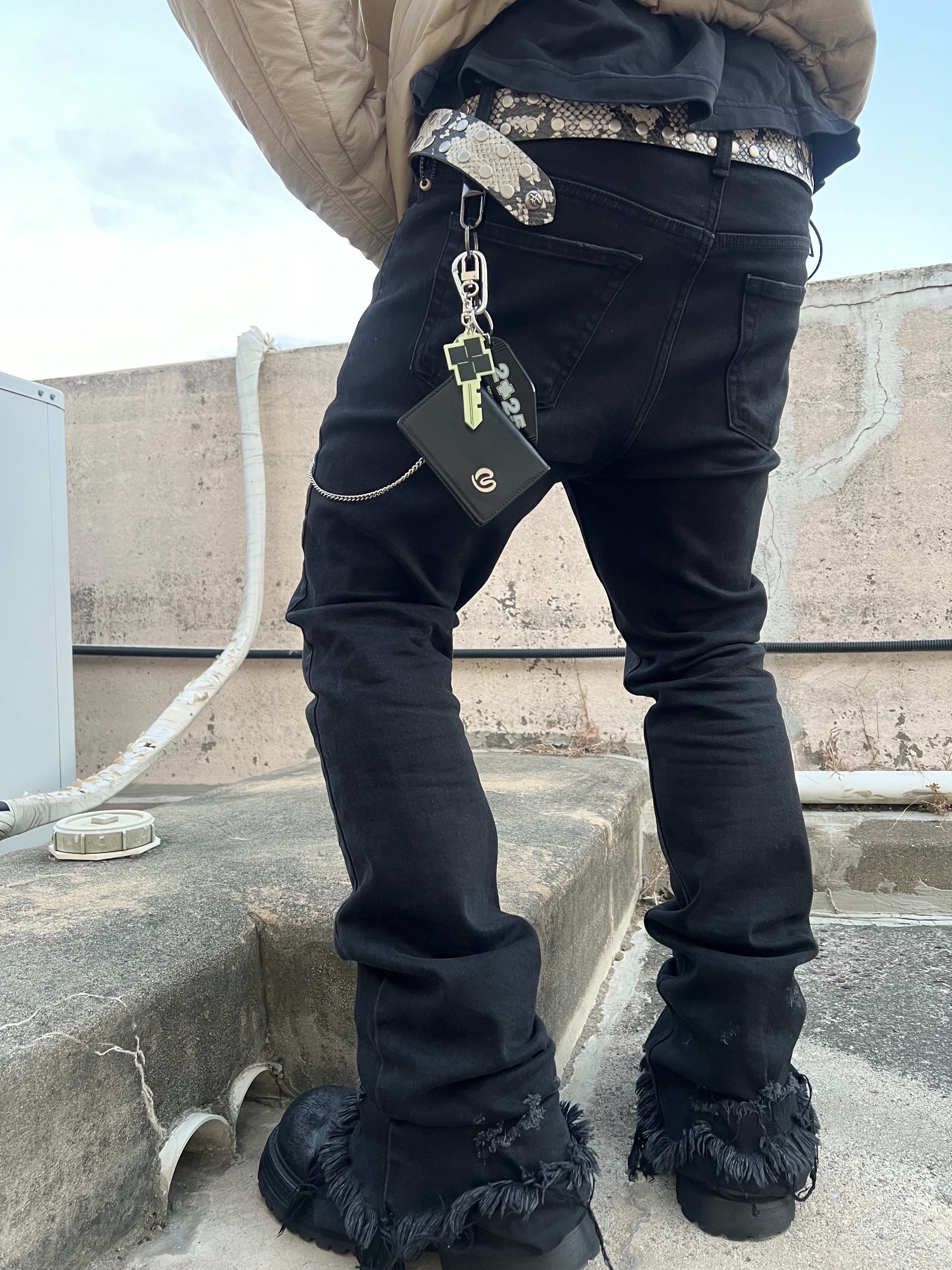 Undermycar Crewgu Double Layered Flared Jeans Moonless Night - 23FW 착용 스타일 - 1