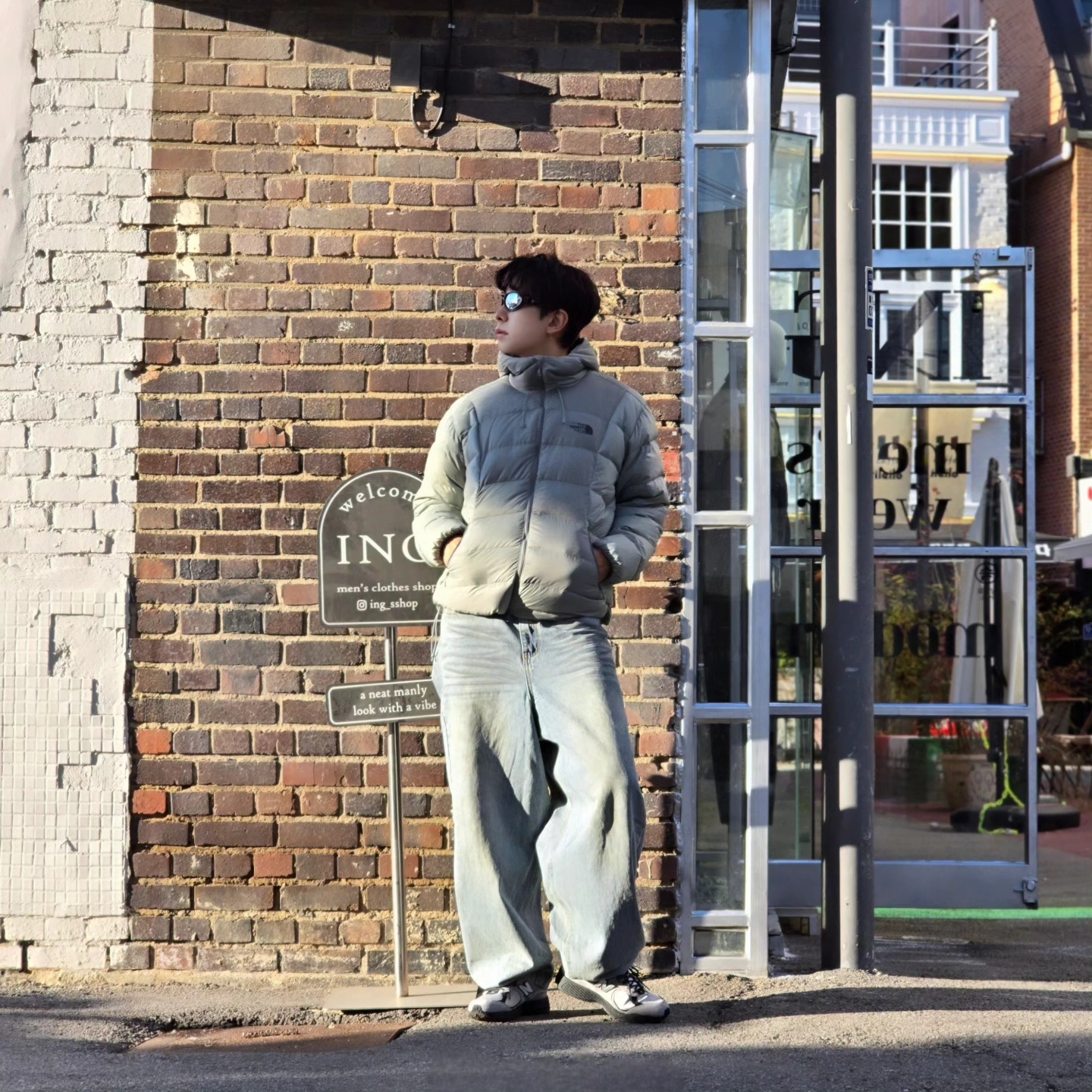 The North Face Ruta Down Jacket Light Khaki - 25SS, New Balance 2002R Grey Black 착용 스타일 - 2