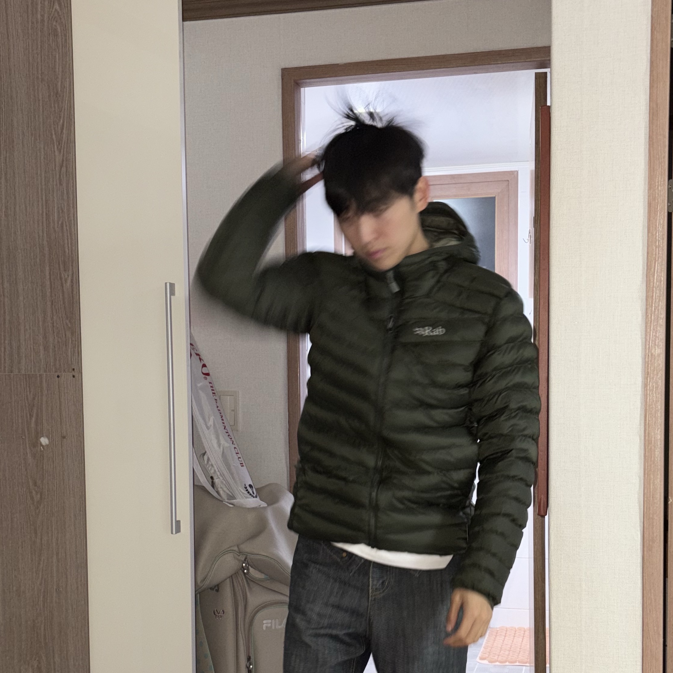 Rab Cirrus Alpine Insulated Jacket Army 착용 스타일