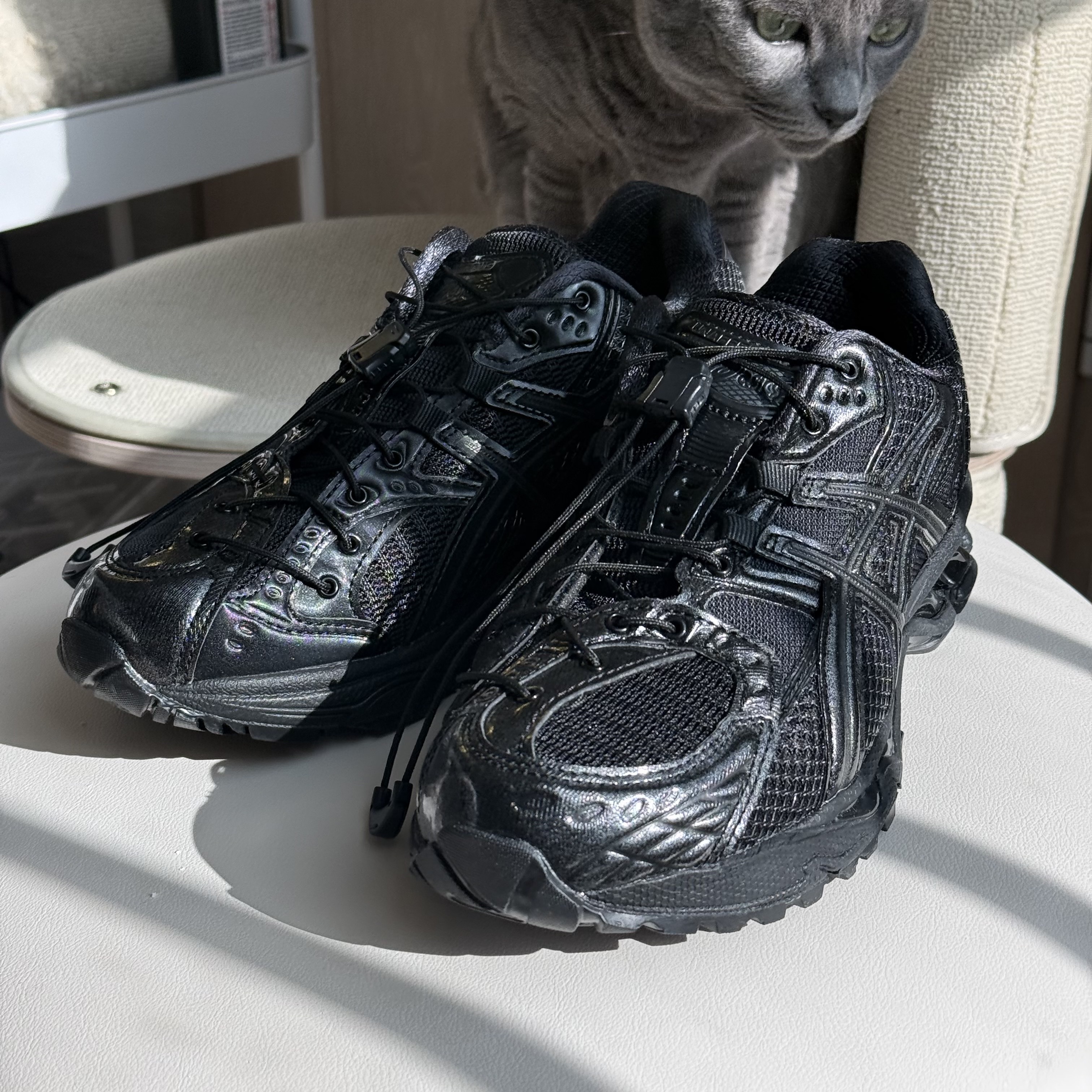 Asics x Unaffected Gel-Nimbus 10.1 Black Black 착용 스타일
