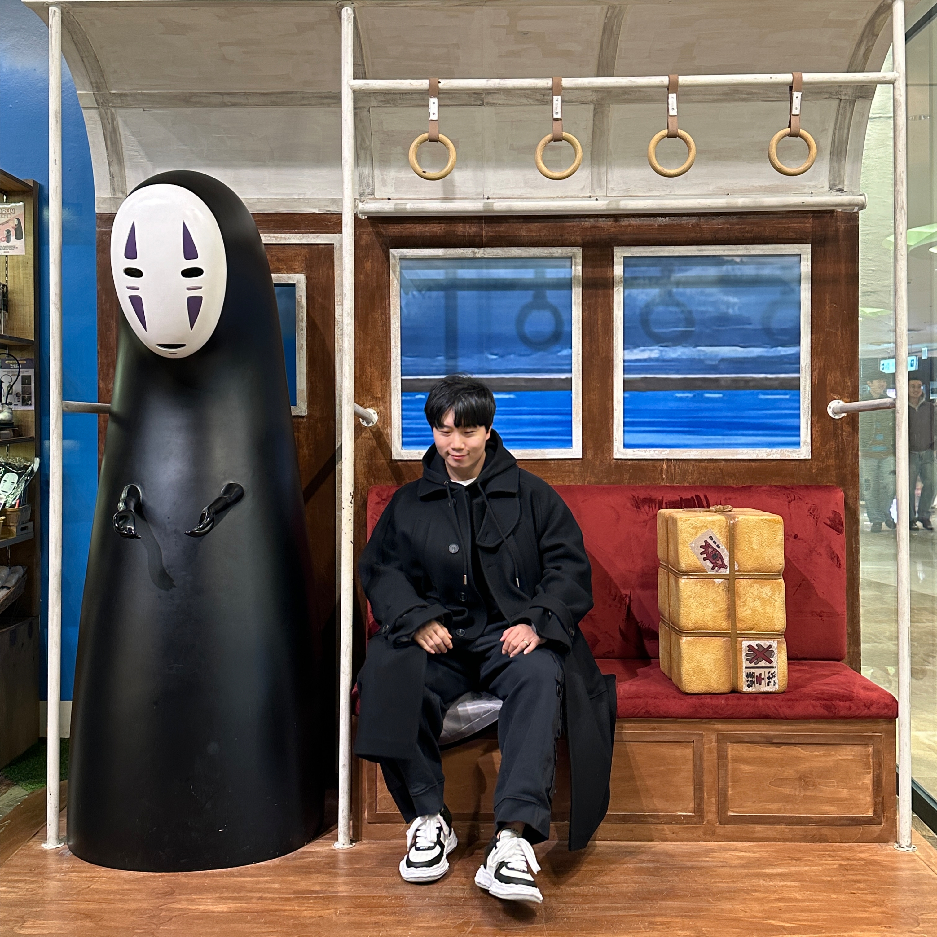 Undermycar Legion.02 Balmacaan Oversized Wool Coat Black 착용 스타일