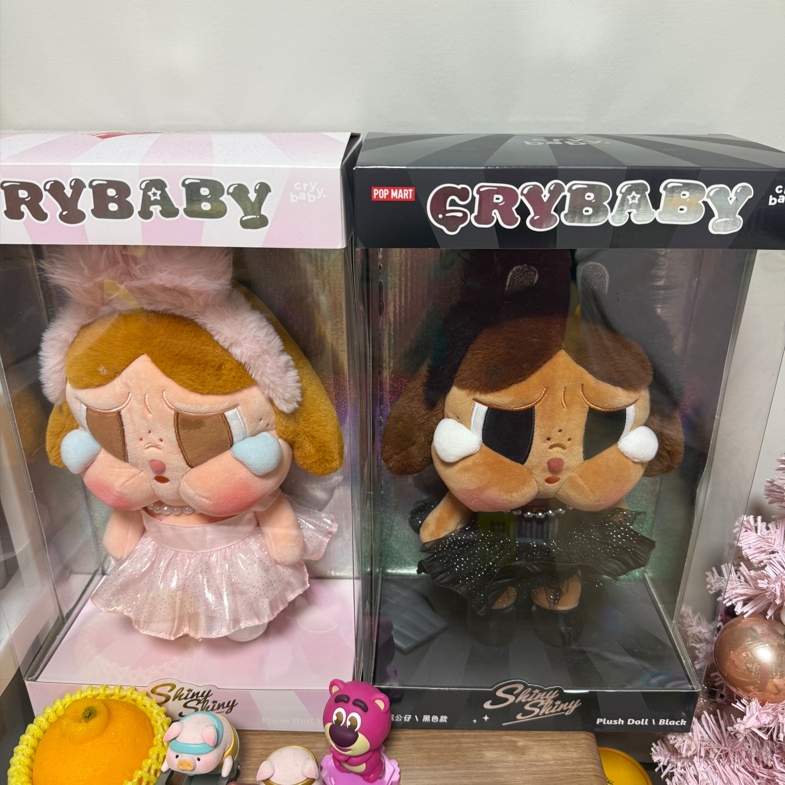 Pop Mart Crybaby Shiny Shiny Series Plush Doll Black 착용 스타일