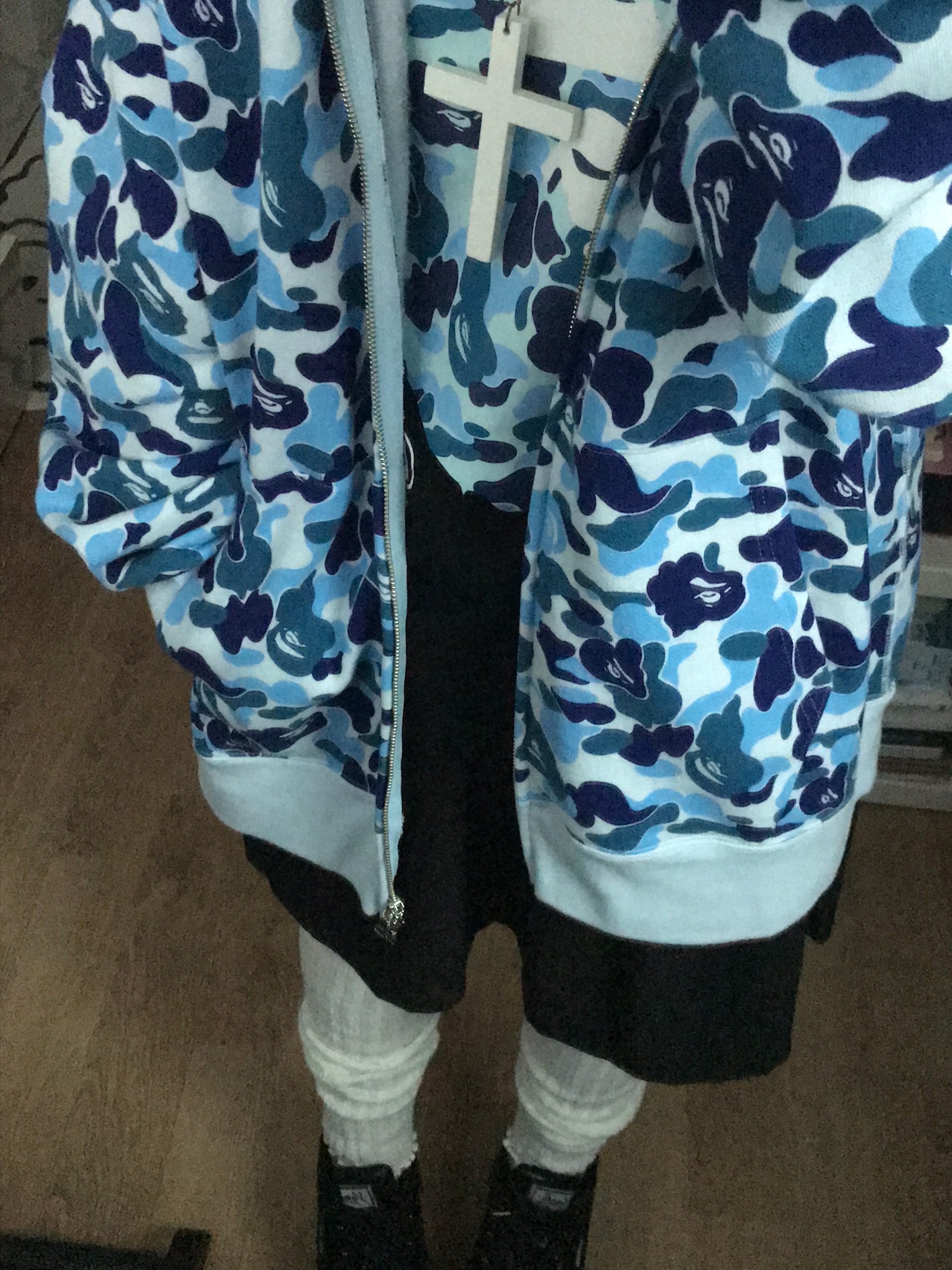 BAPE ABC Camo Shark Full Zip Hoodie Blue, BAPE ABC Camo Milo on Big Ape T-Shirt Black Blue 착용 스타일