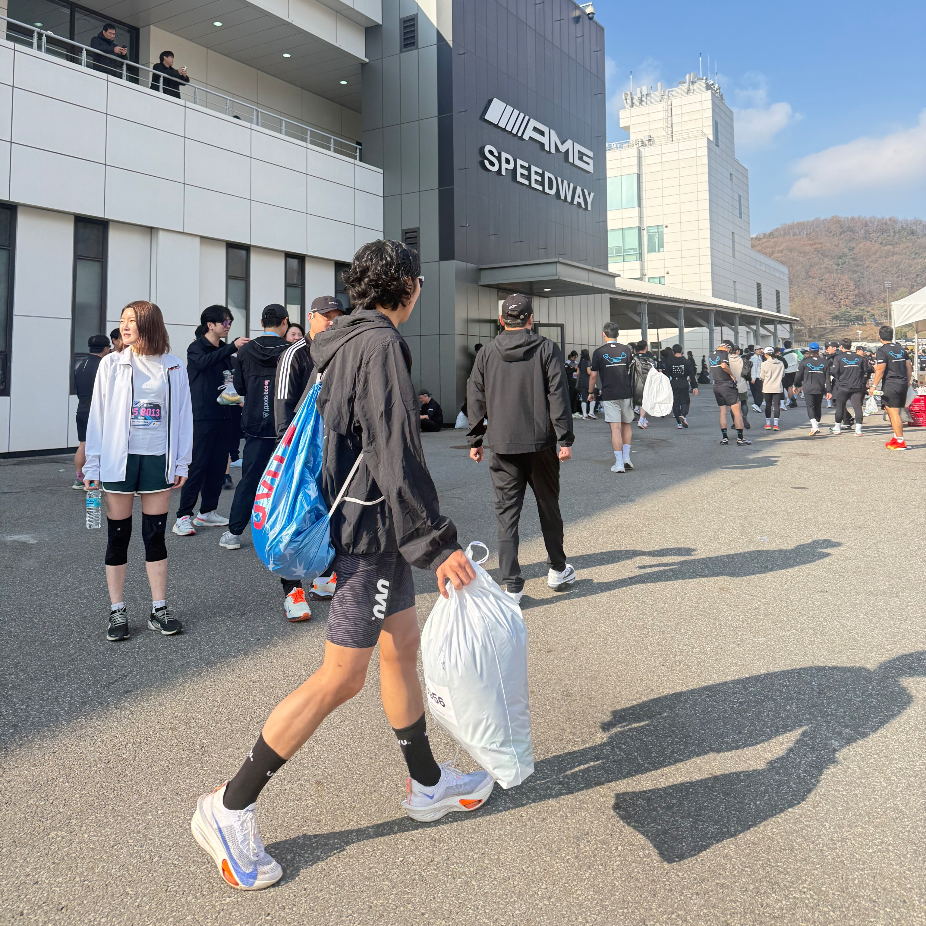 UVU Chicago 25 Racing Bag Blue, Nike Air Zoom Alphafly Next% 3 Blueprint 착용 스타일