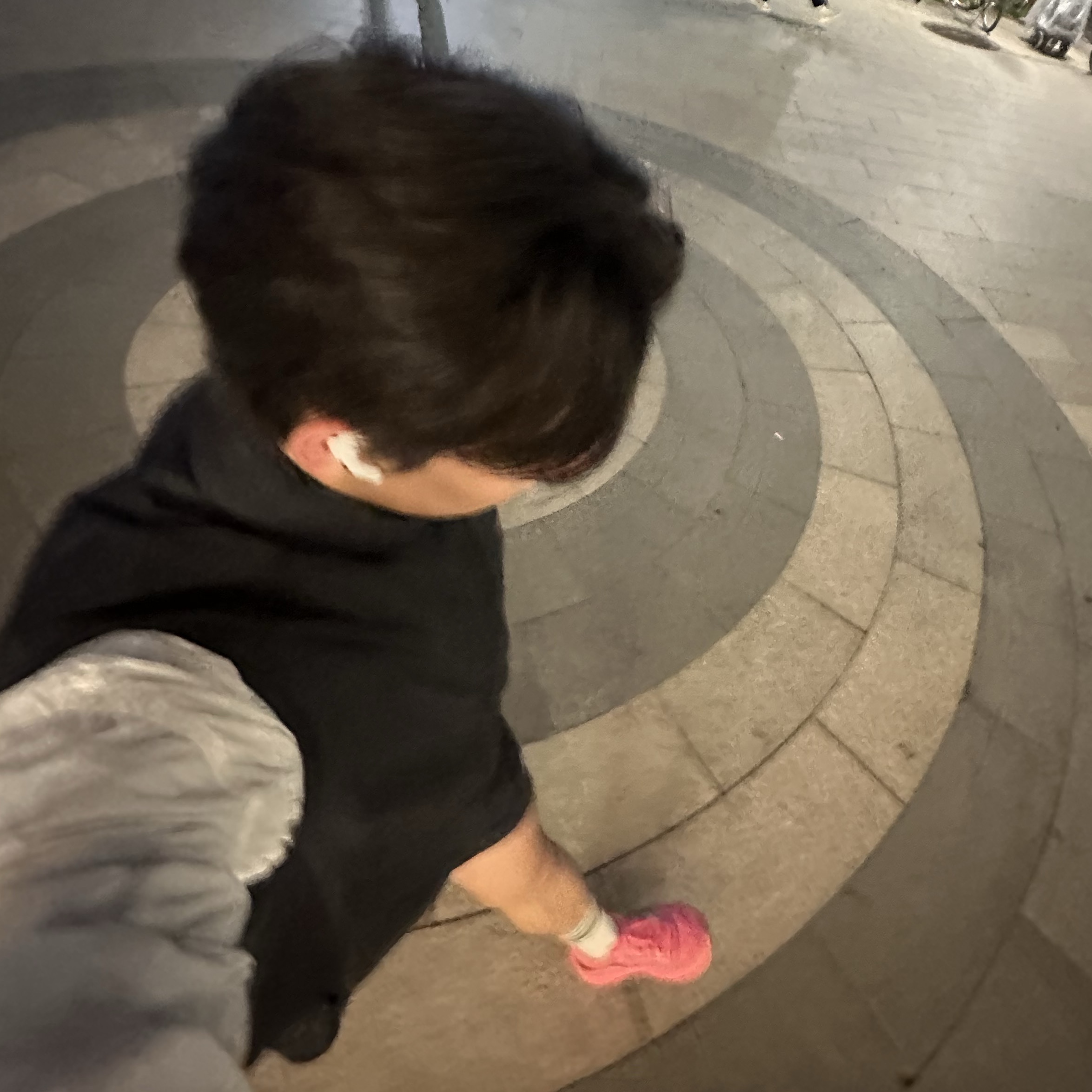 New Balance Fuelcell Rebel v4 Ultra Pink Black - 2E Wide 착용 스타일