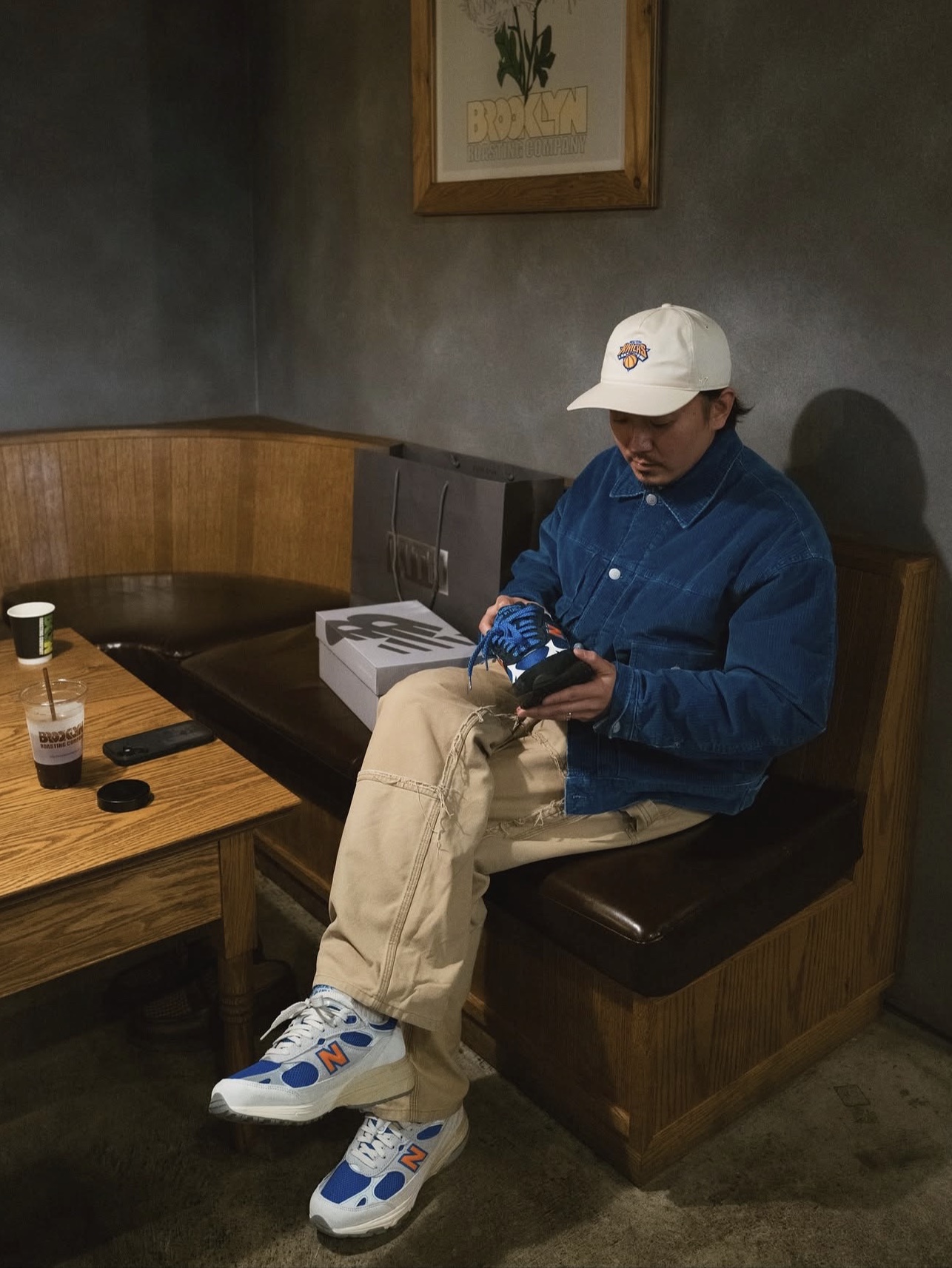 New Balance x Kith x Madison Square Garden 993 Made in USA Ancient Scroll Grey Matter 착용 스타일 - 2