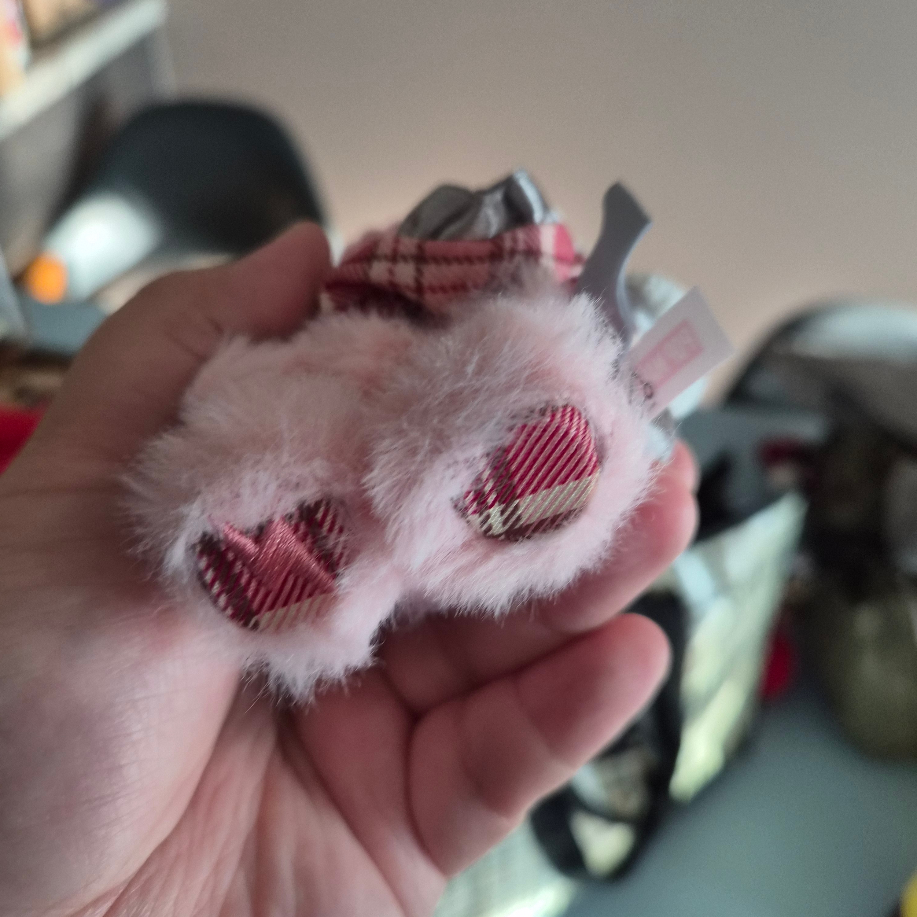 Pop Mart Skullpanda Winter Symphony Series Keyring Rhapsody (Opened Case) 착용 스타일 - 3