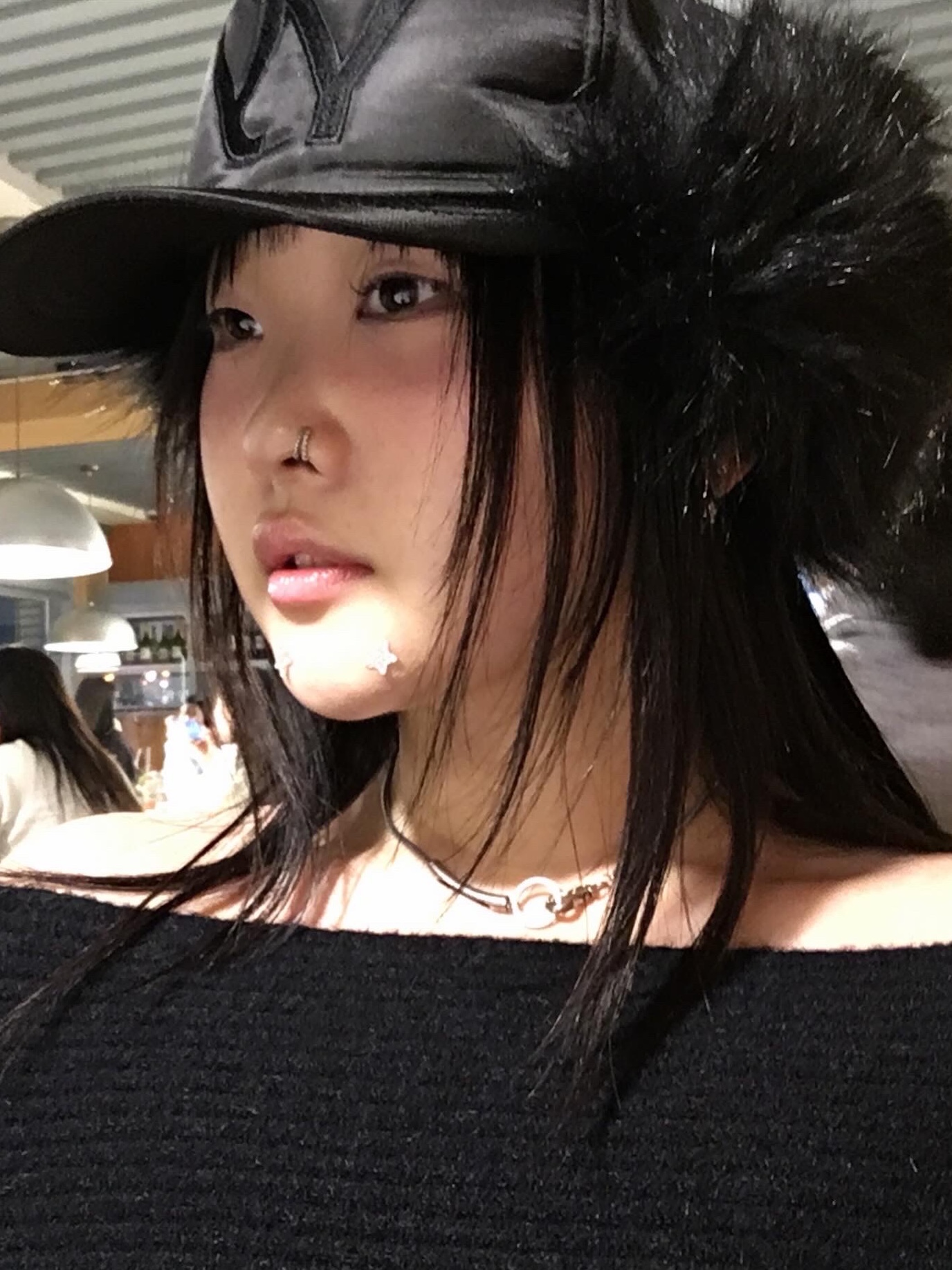 Open Yy Faux Fur Earflap Cap Black 착용 스타일
