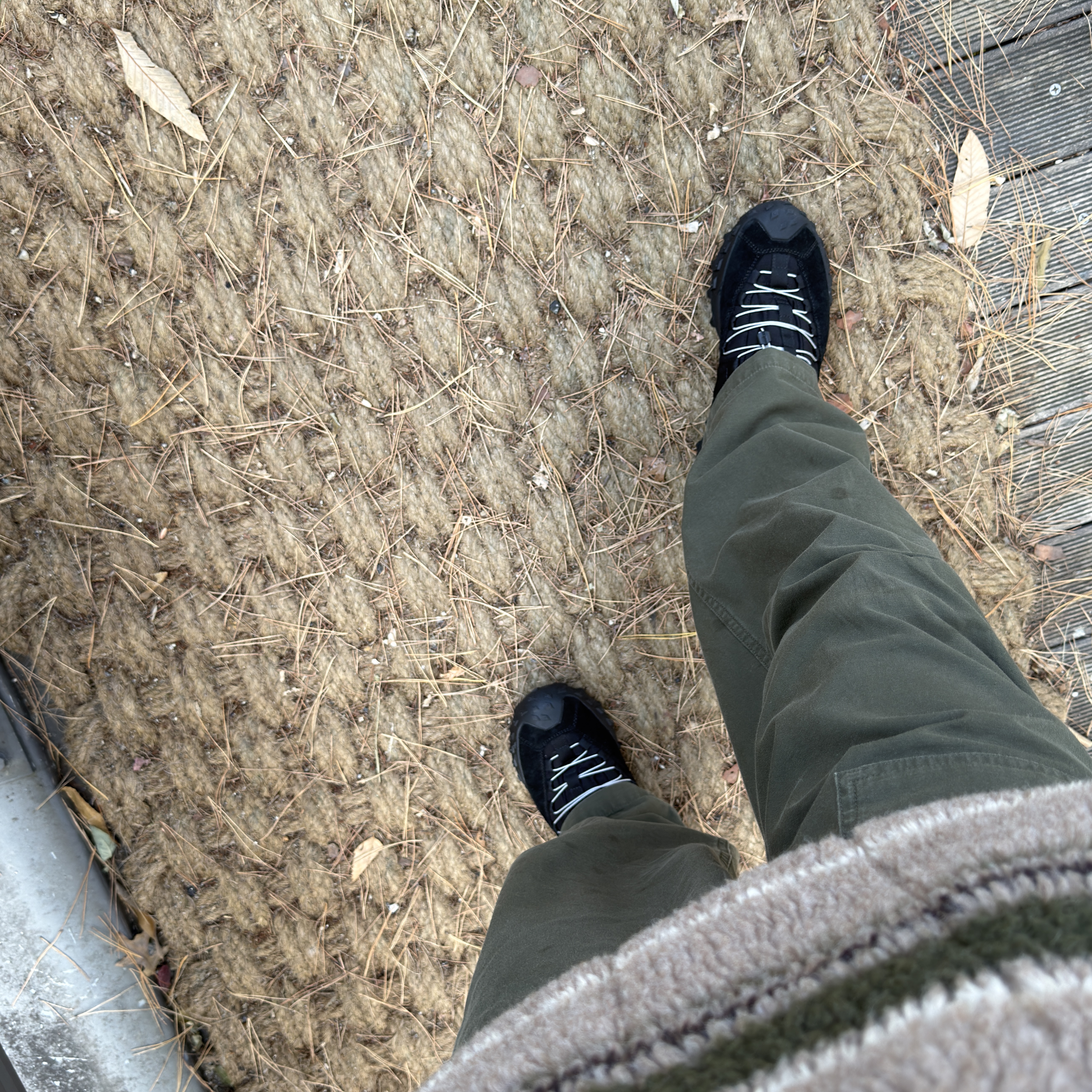 Ranra Striped Fleece Zip Up Jacket Light Brown Multicolour, Scarpa Mojito GTX Black - 24SS 착용 스타일