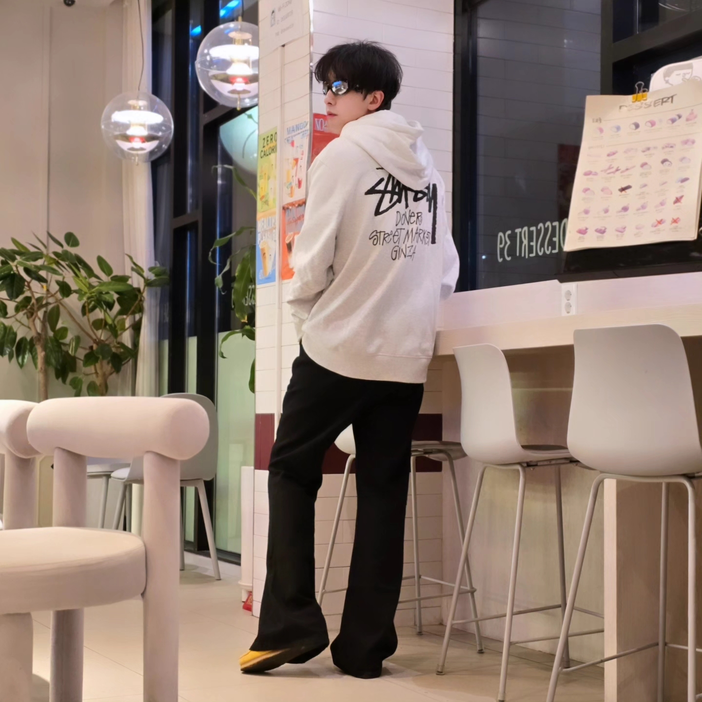 Stussy Stock DSM Ginza Zip Hoodie Ash Heather 2023, Clarks Wallabee Yellow Suede 착용 스타일 - 2