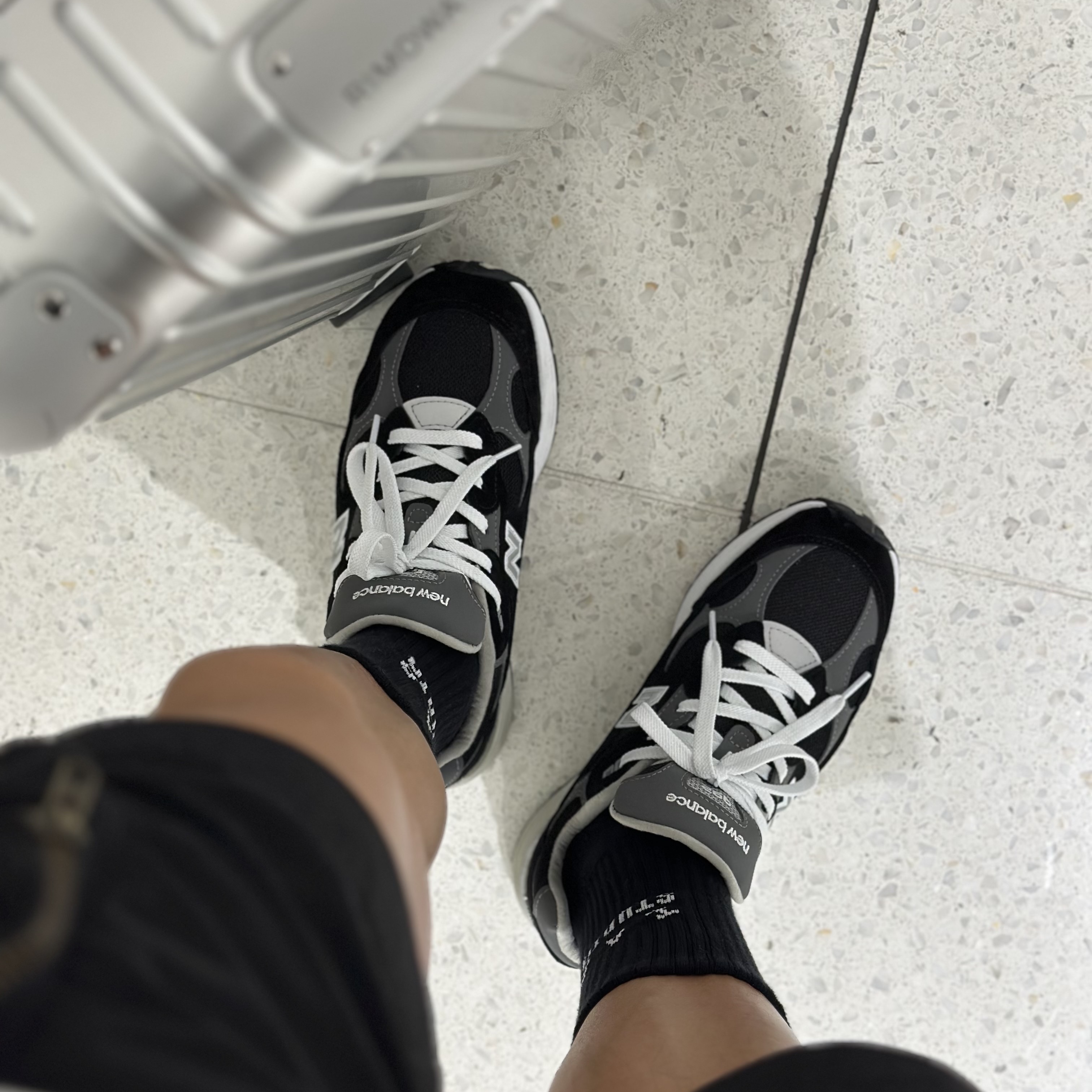 New Balance 992 Made in USA Core Black Grey 착용 스타일