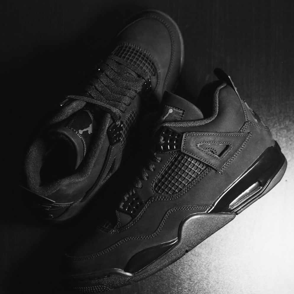 Jordan 4 Retro Black Cat 2025 착용 스타일 - 3