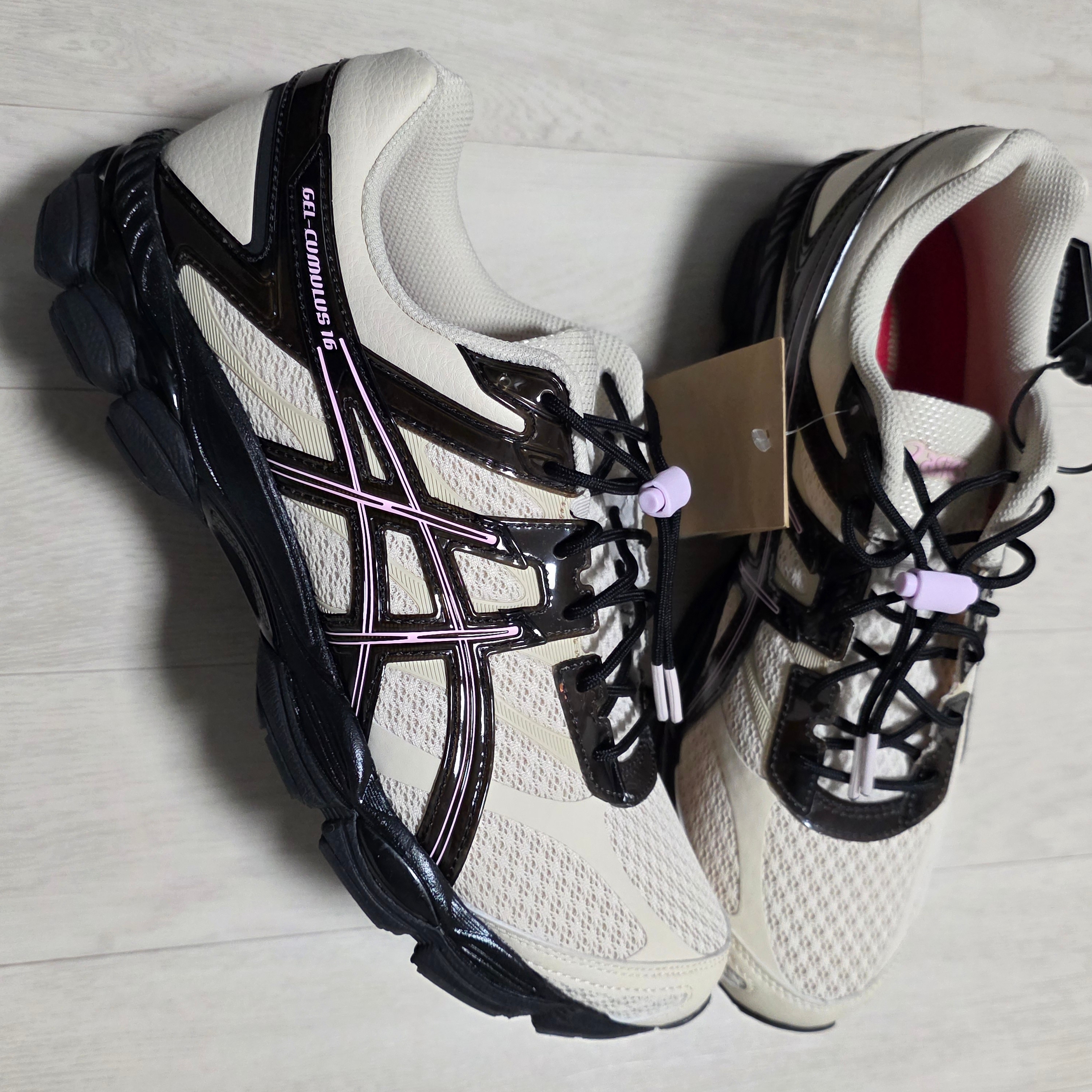 Asics x Finesse Gel-Cumulus 16 Desert Rose 착용 스타일 - 1