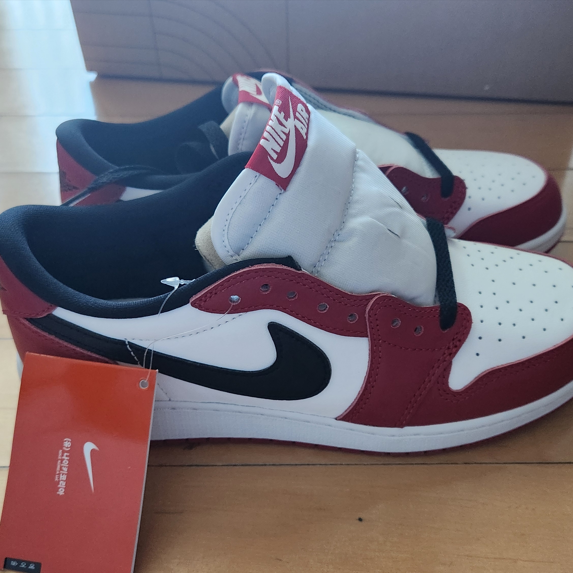 Jordan 1 Retro Low OG Chicago 착용 스타일 - 3
