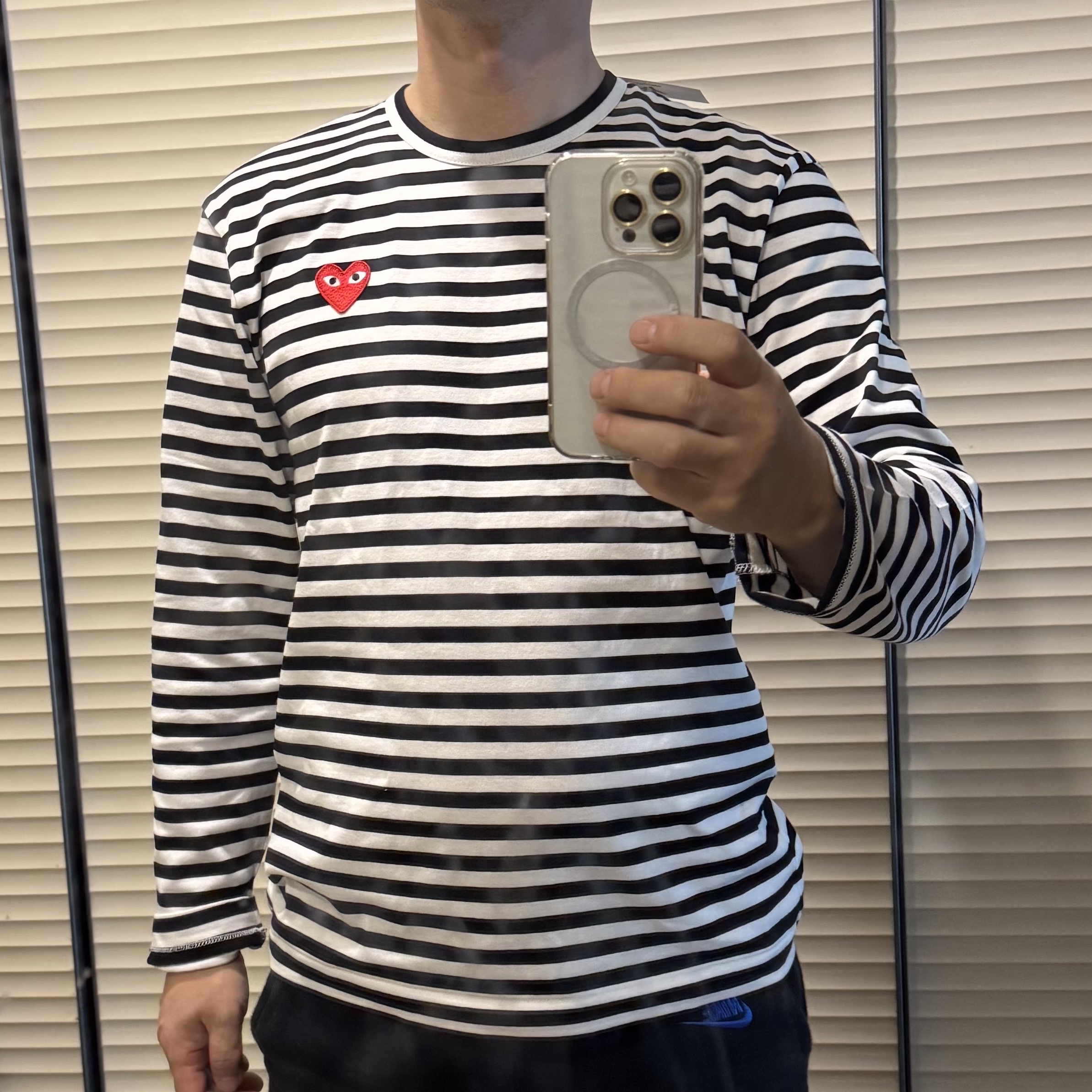 Play Comme des Garcons Striped LS T-Shirt Black White 착용 스타일