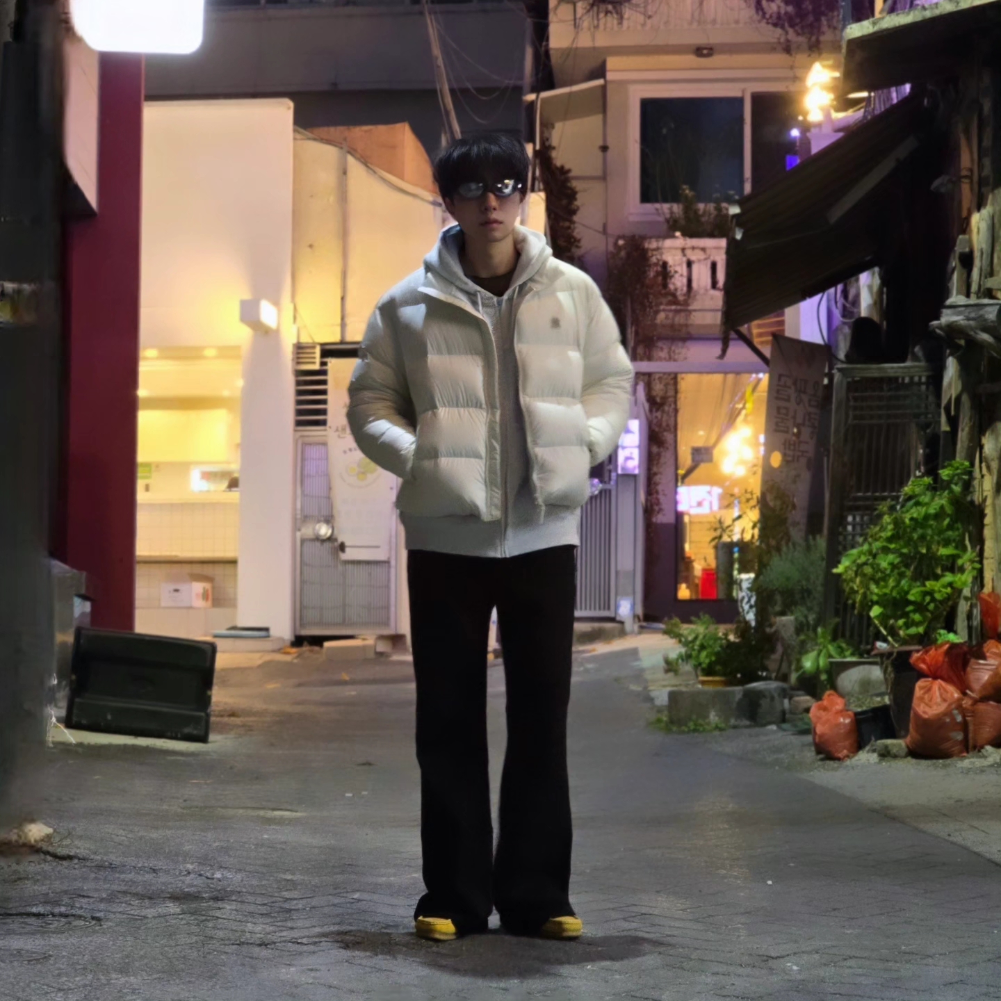 Stussy Stock DSM Ginza Zip Hoodie Ash Heather 2023, Clarks Wallabee Yellow Suede 착용 스타일 - 3
