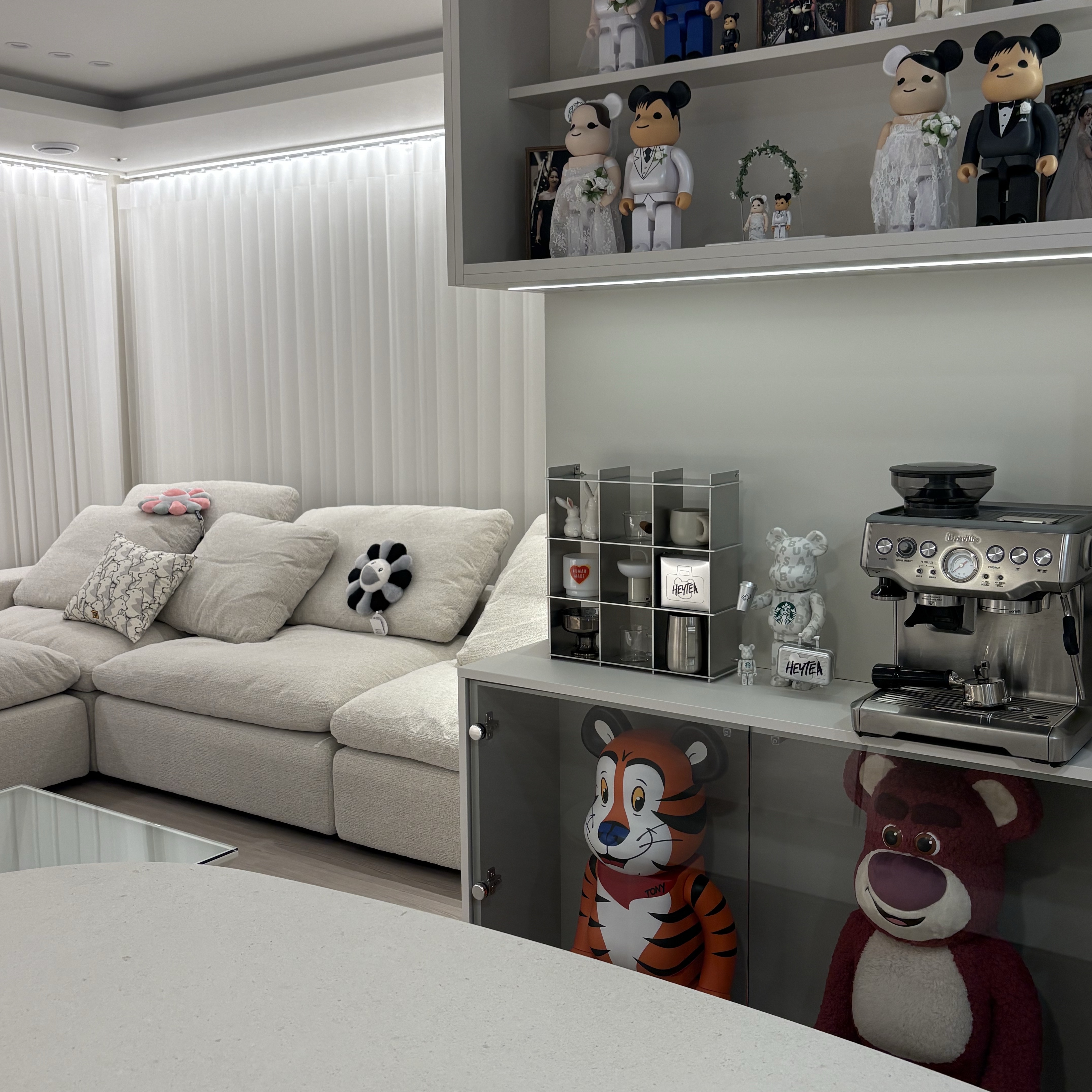 휴먼 메이드 x 카우스 쿠션 화이트 - 서울 스토어 한정 | Human Made