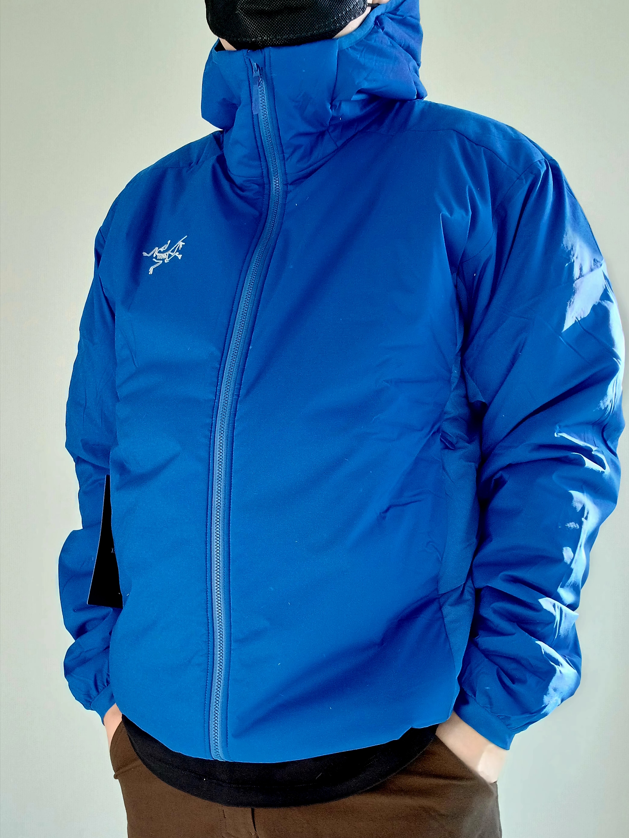 Arc'teryx Atom SV Hoody Vitality, Arc'teryx Kragg Cotton LS T-Shirt 24K Black 착용 스타일 - 5