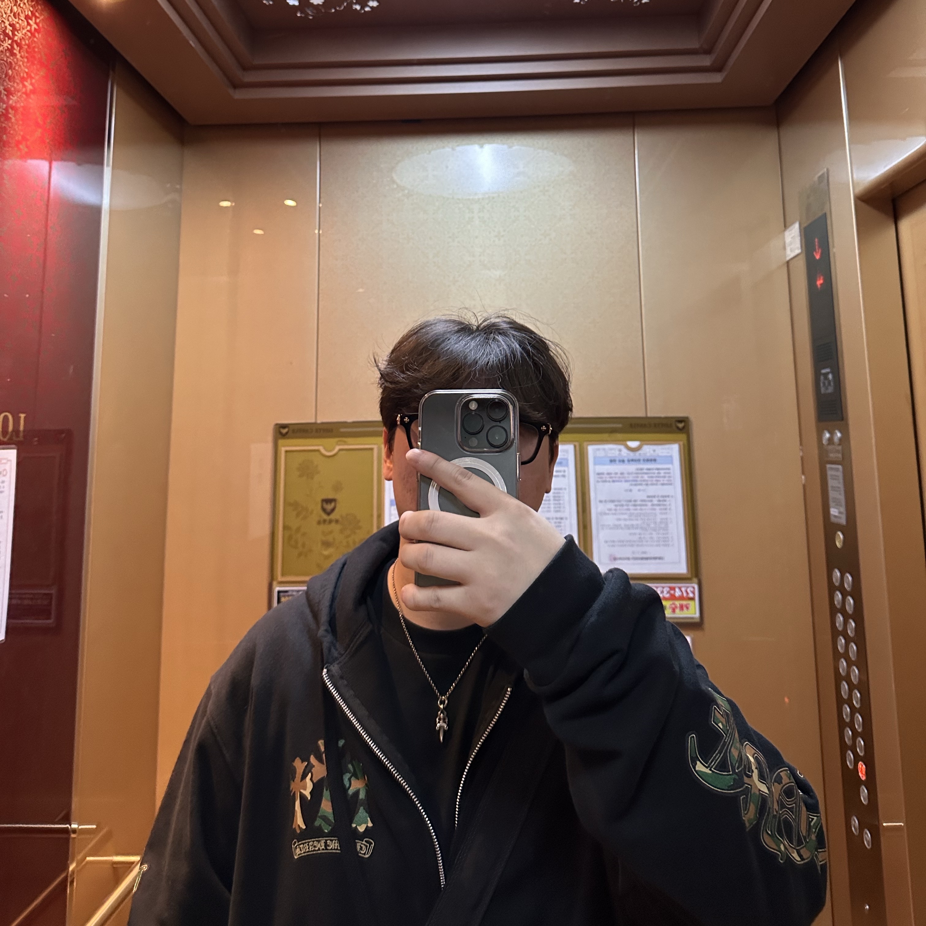 Chrome Hearts Cox Ucker Black 18K Gold Plated, Chrome Hearts Camo Horseshoe Hoodie Black 착용 스타일