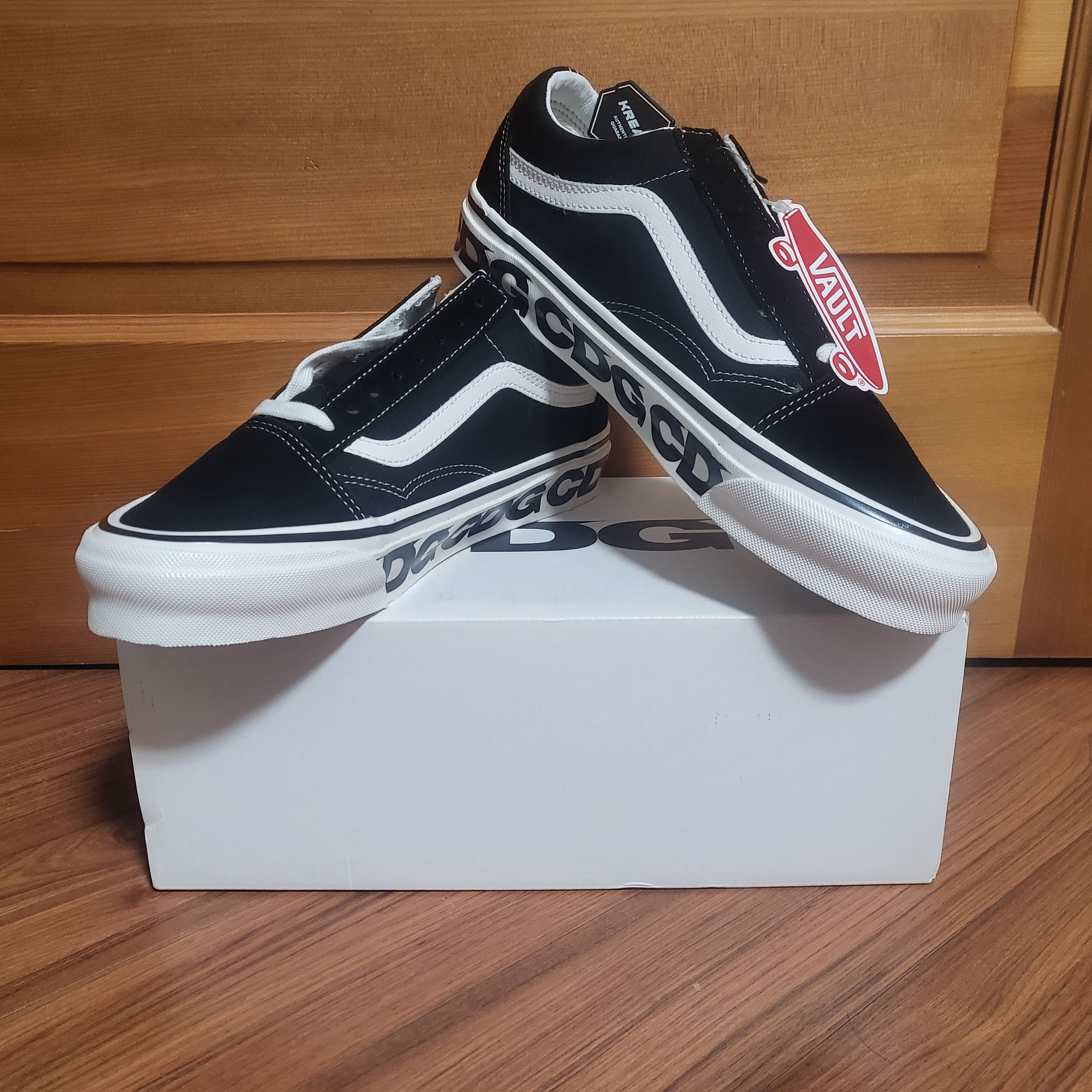 Vans Vault x CDG OG Old Skool LX Side Wall 착용 스타일