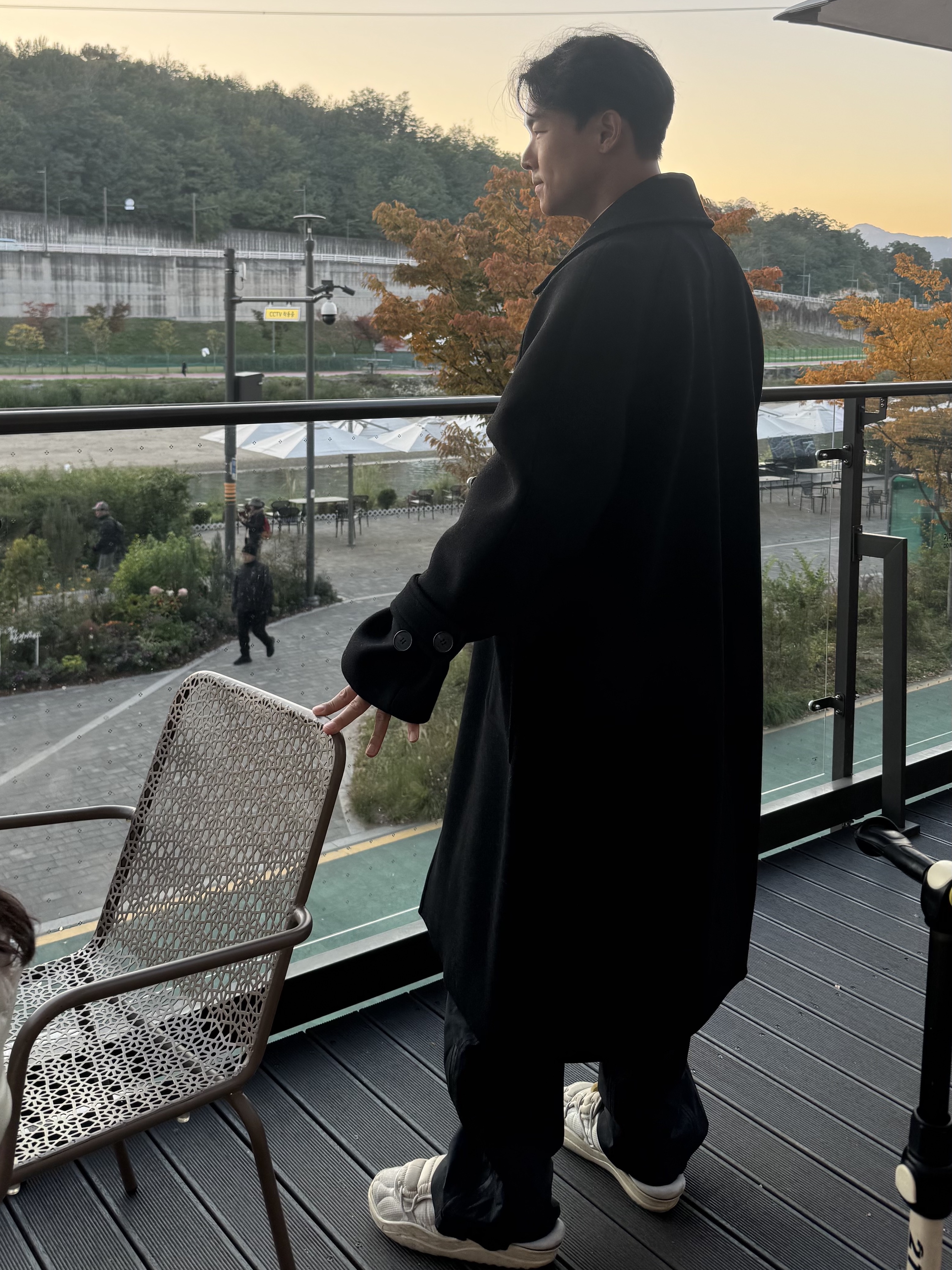 Undermycar Legion.02 Balmacaan Oversized Wool Coat Black, Nike Offline 3.0 Phantom White 착용 스타일