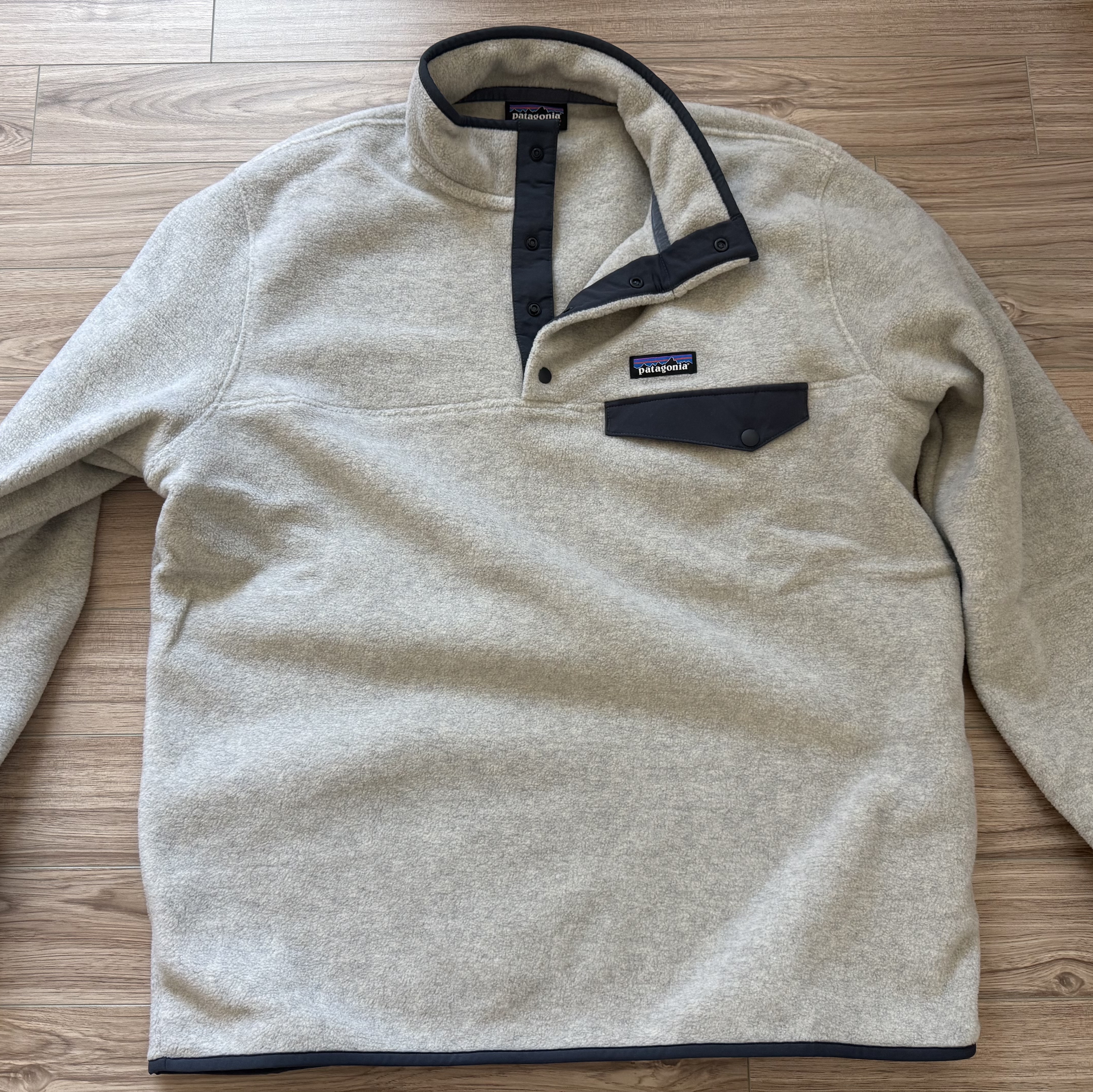 Patagonia Lightweight Synchilla Snap-T Fleece Pullover Oatmeal Heather/Smolder Blue/New Navy 착용 스타일
