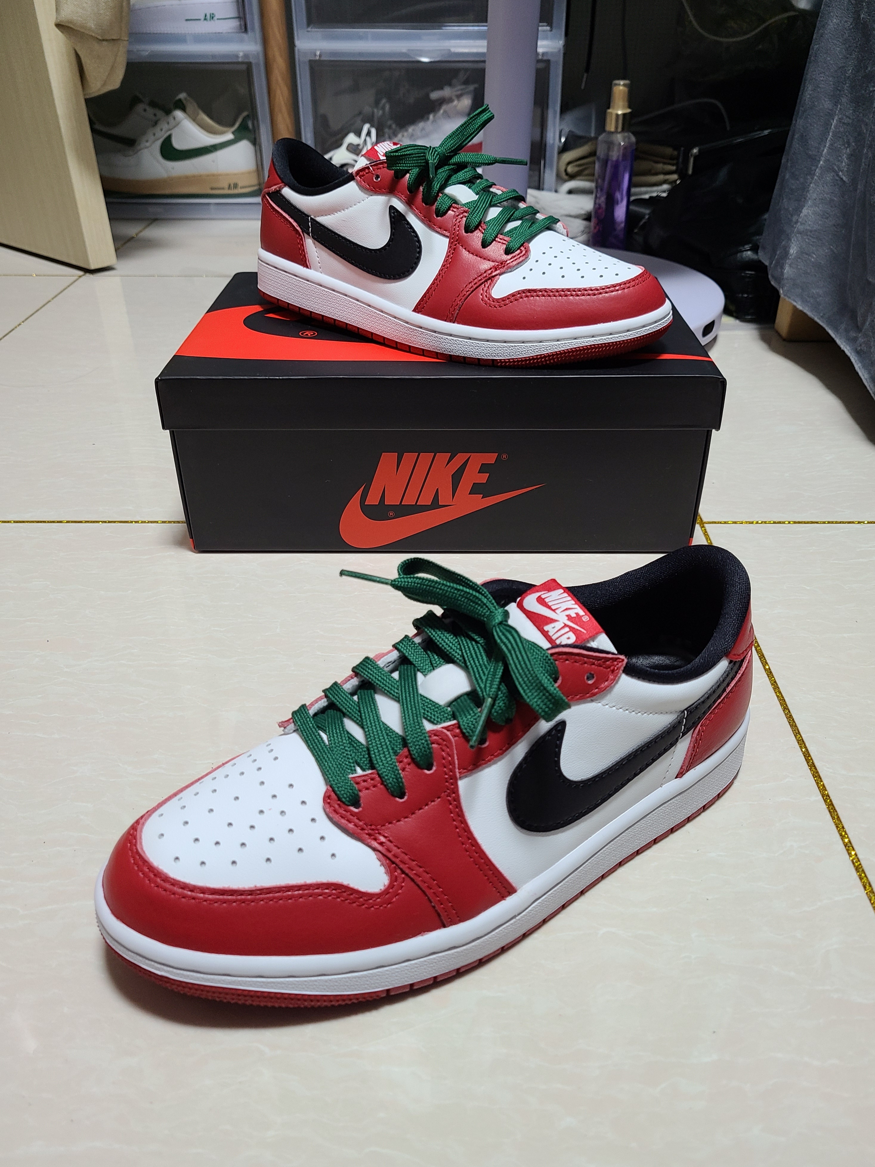 Jordan 1 Retro Low OG Chicago, (W) Nike Dunk Low Gorge Green 착용 스타일 - 1