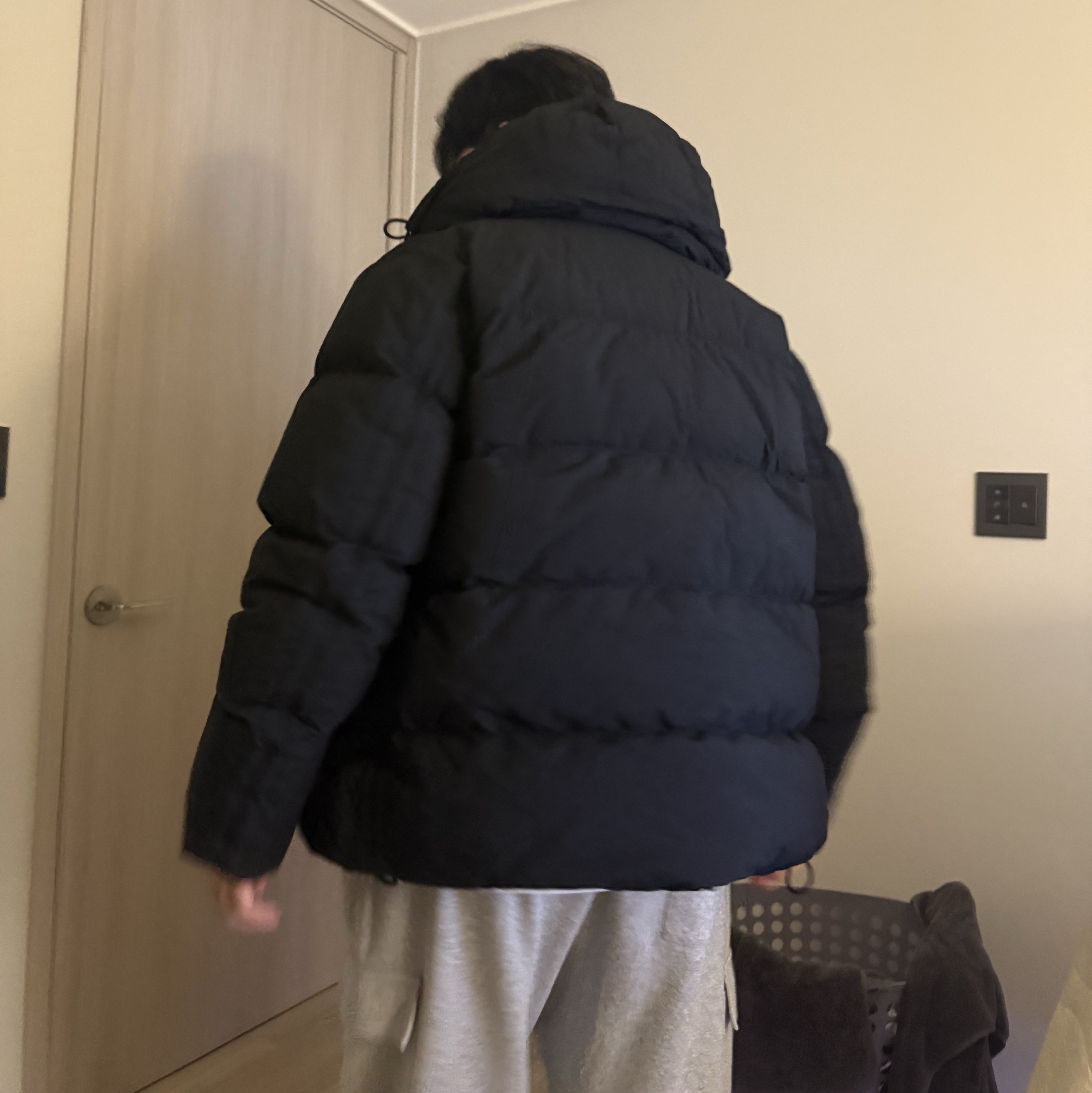 Ten C Survival Down Jacket Black, Nike NSW Trend Fleece Crew Black Sail - Asia 착용 스타일 - 7