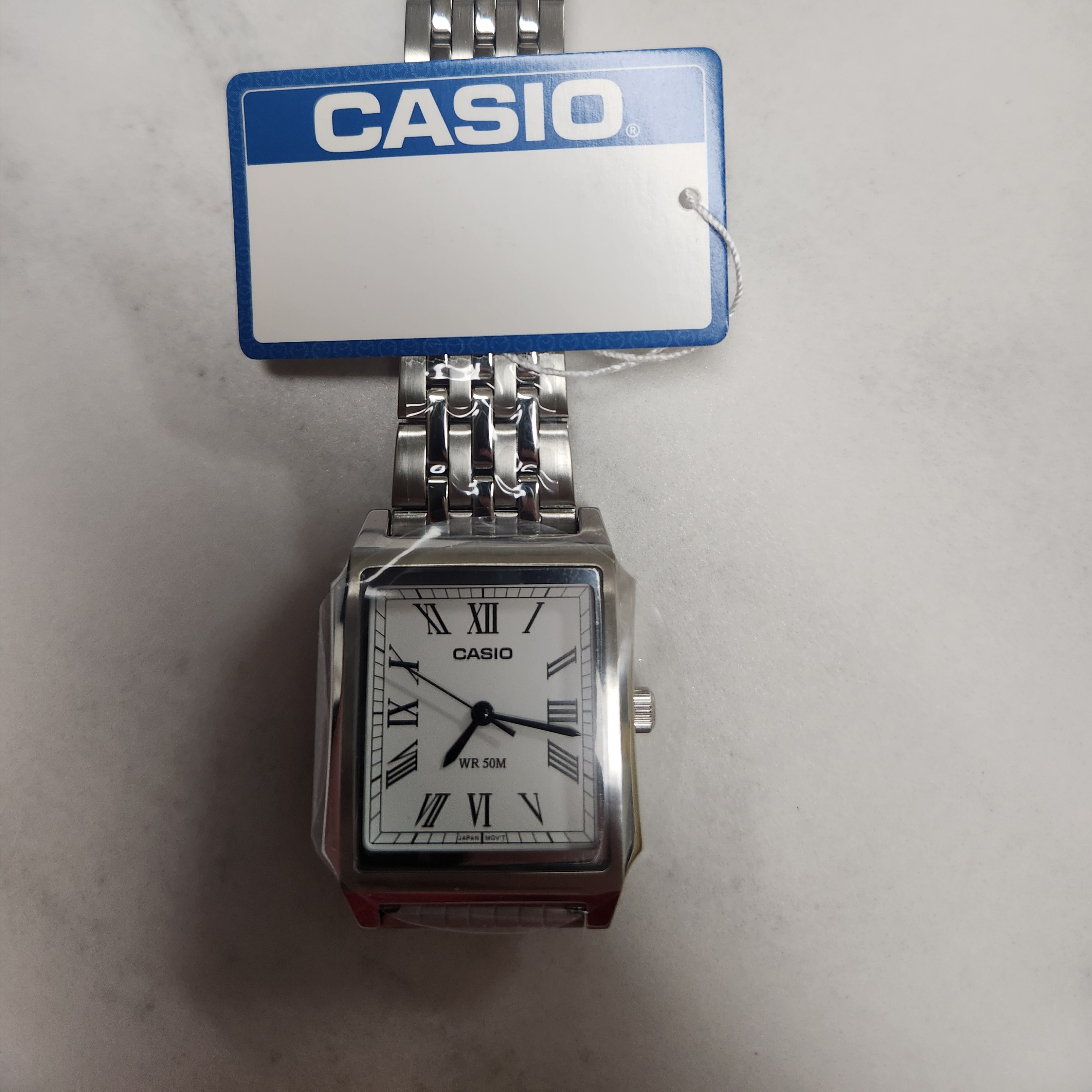 Casio MTP-B190D-7BV 착용 스타일 - 2
