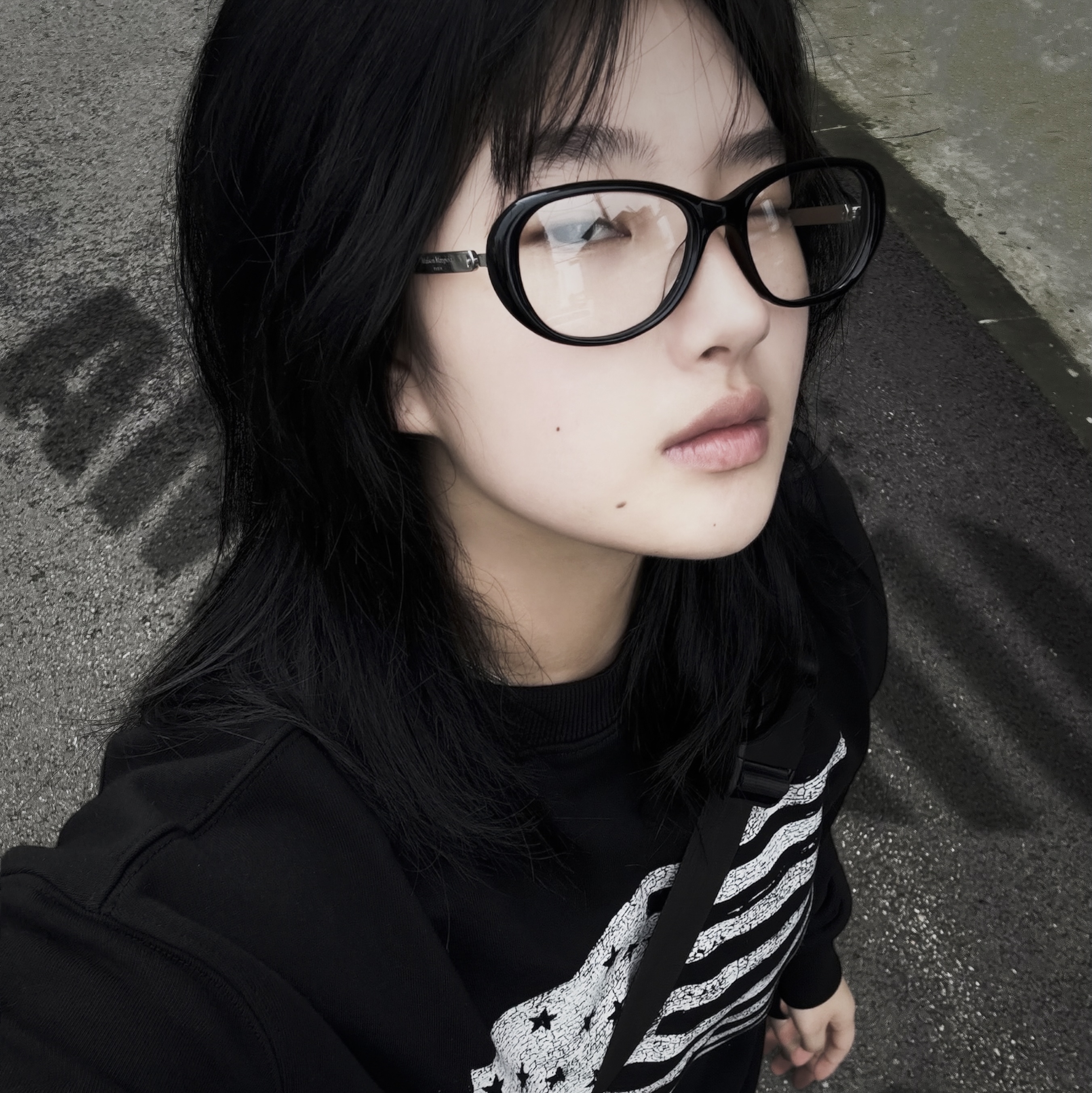 Gentle Monster x Maison Margiela MM215 Black Clear 착용 스타일