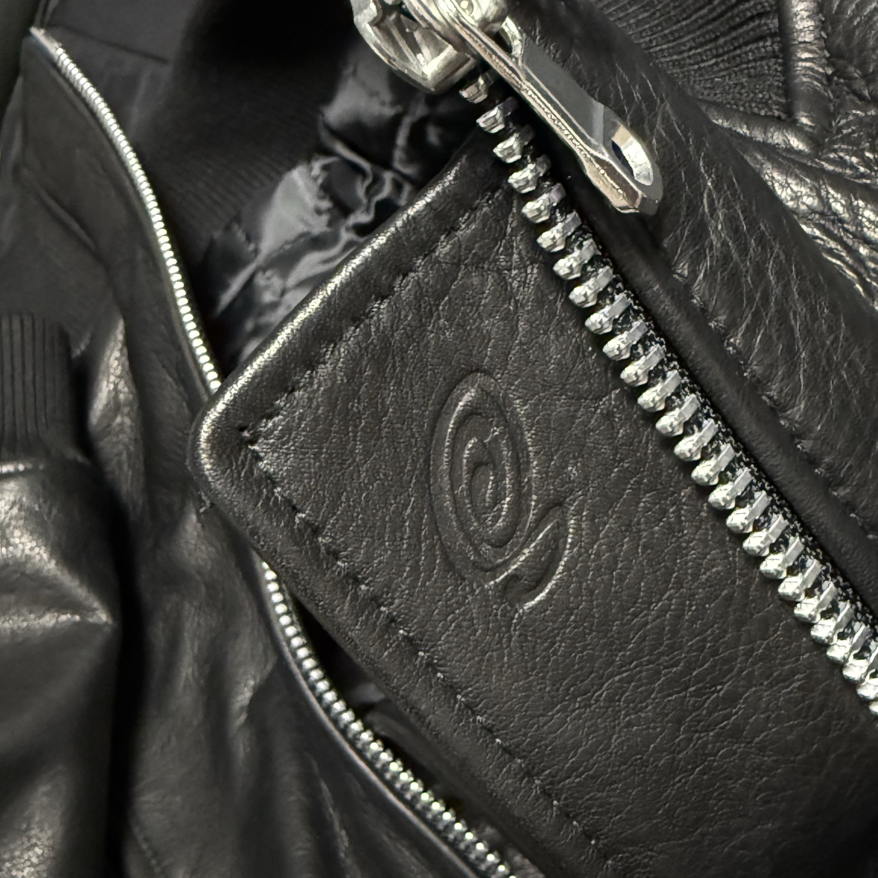 Stussy Leather Flight Jacket Black 착용 스타일 - 4