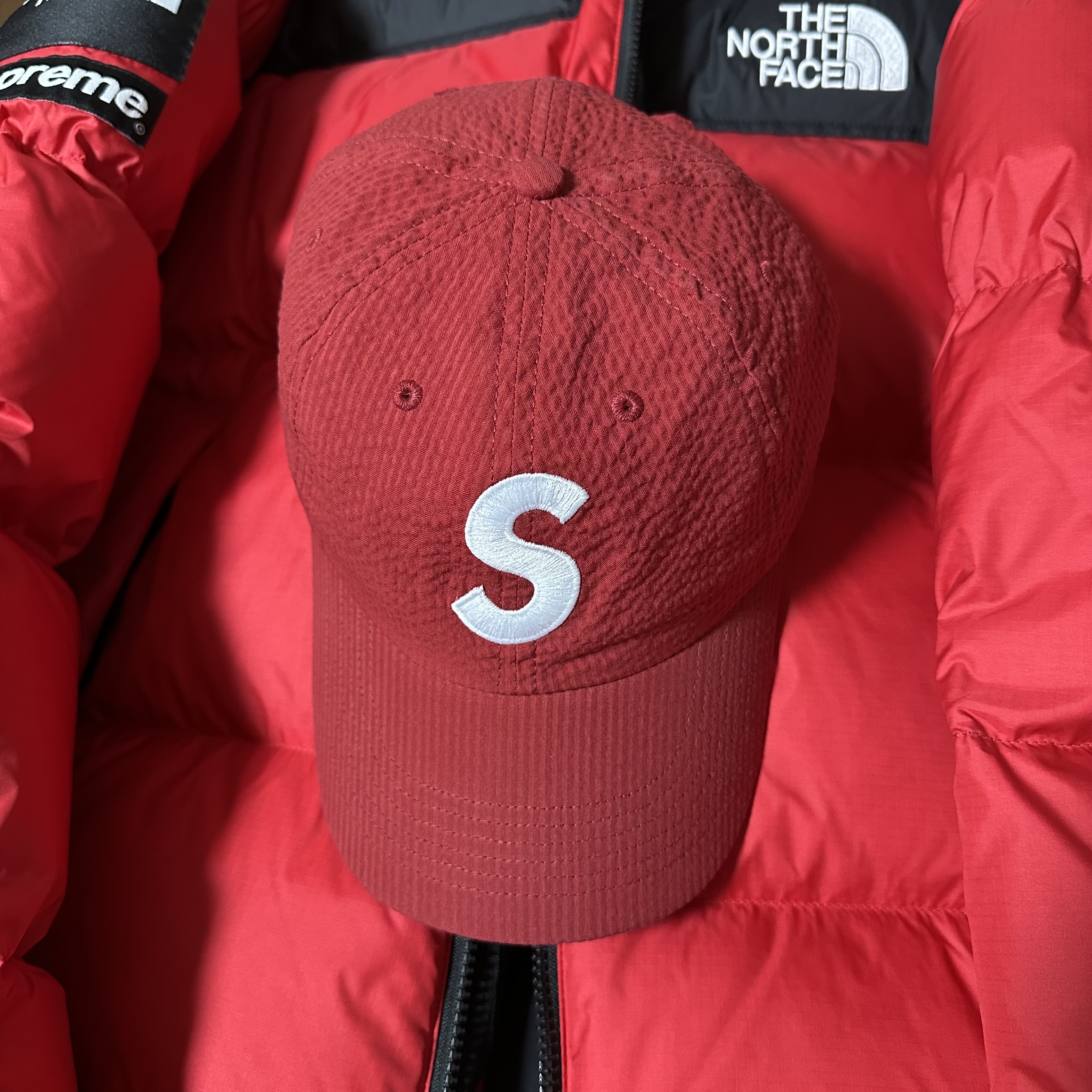 Supreme Seersucker S Logo 6-Panel Red - 24SS 착용 스타일
