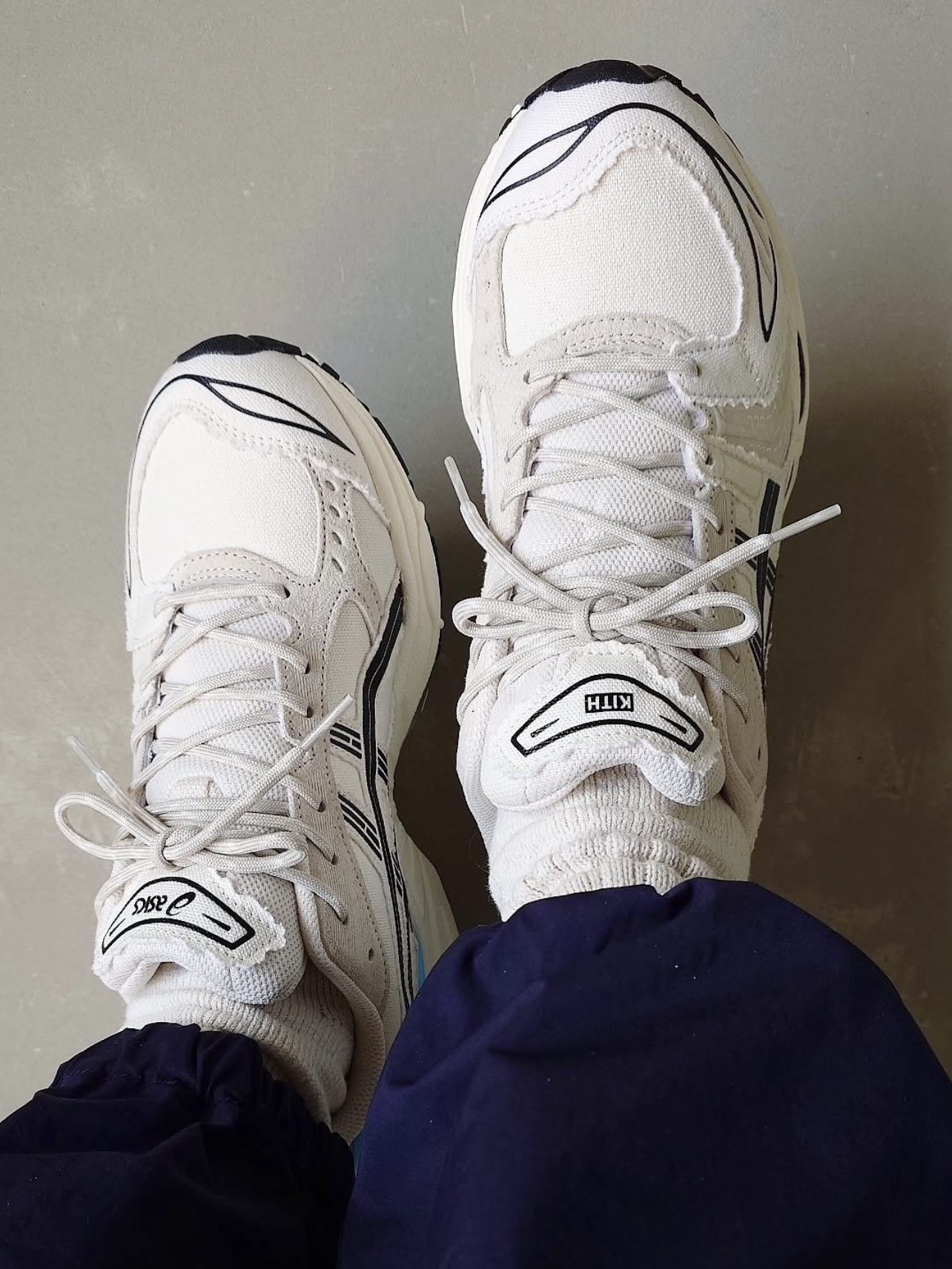 Asics x Kith x Marvel vs. Capcom Gel-Kayano 14 Wolverine Black, Asics x Kith x Marvel vs. Capcom Gel-Kayano 14 Ryu Coconut Milk Black 착용 스타일