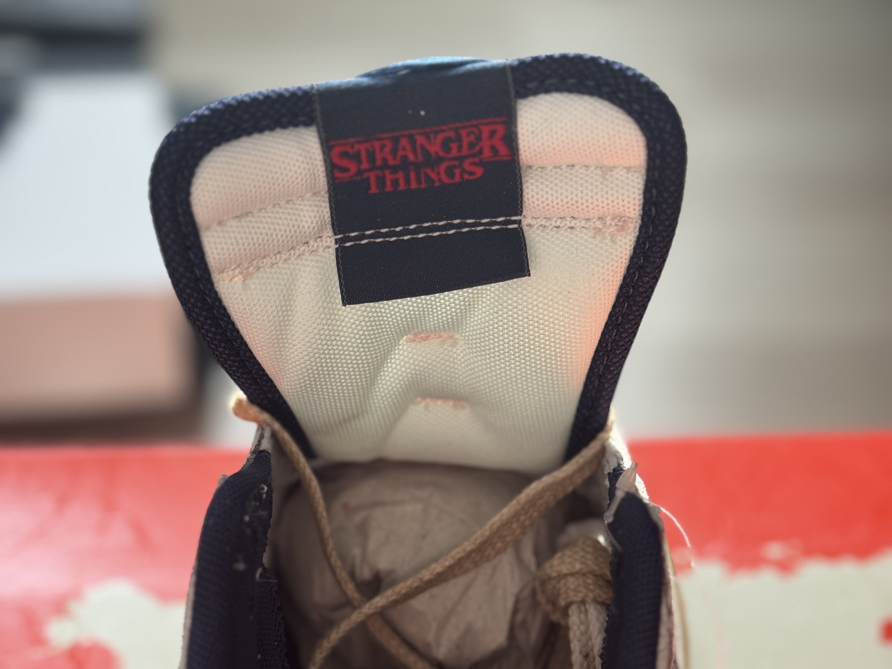 Nike x Stranger Things Dunk Low Phantom and Midnight Navy 착용 스타일 - 7