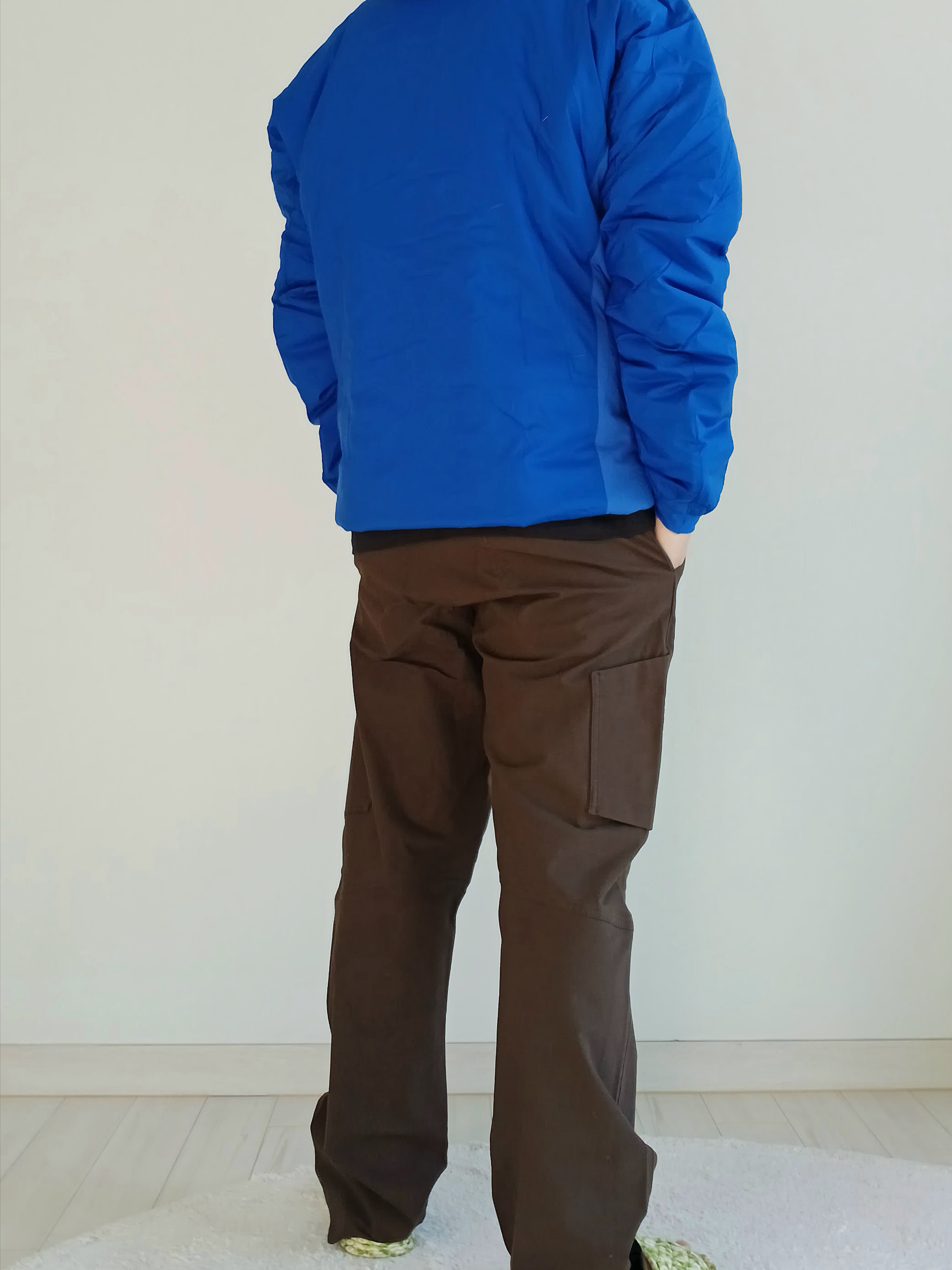 Arc'teryx Atom SV Hoody Vitality, Arc'teryx Kragg Cotton LS T-Shirt 24K Black 착용 스타일 - 9