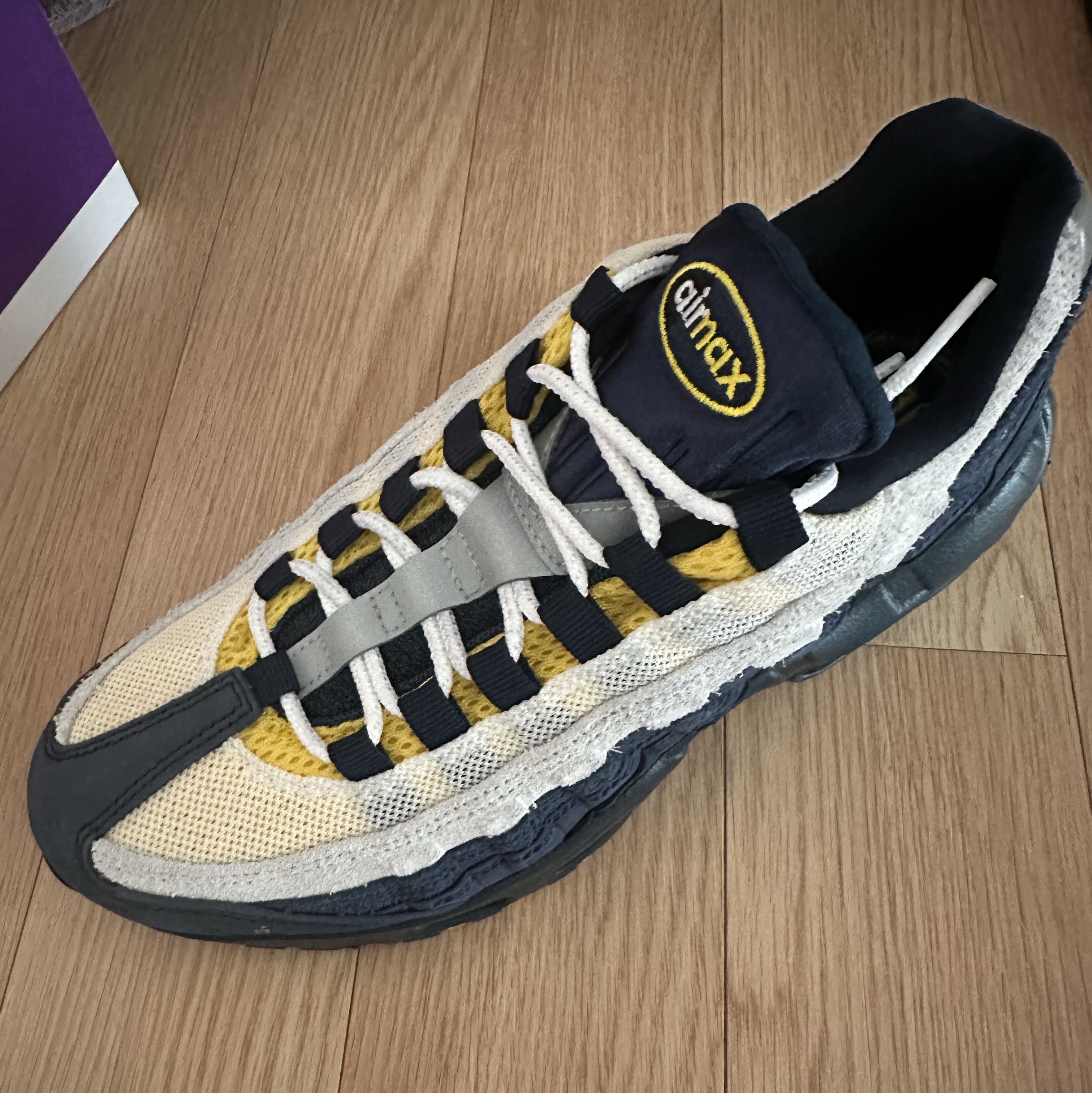 Nike x Eric Koston SB Air Max 95 Obsidian and Speed Yellow 착용 스타일