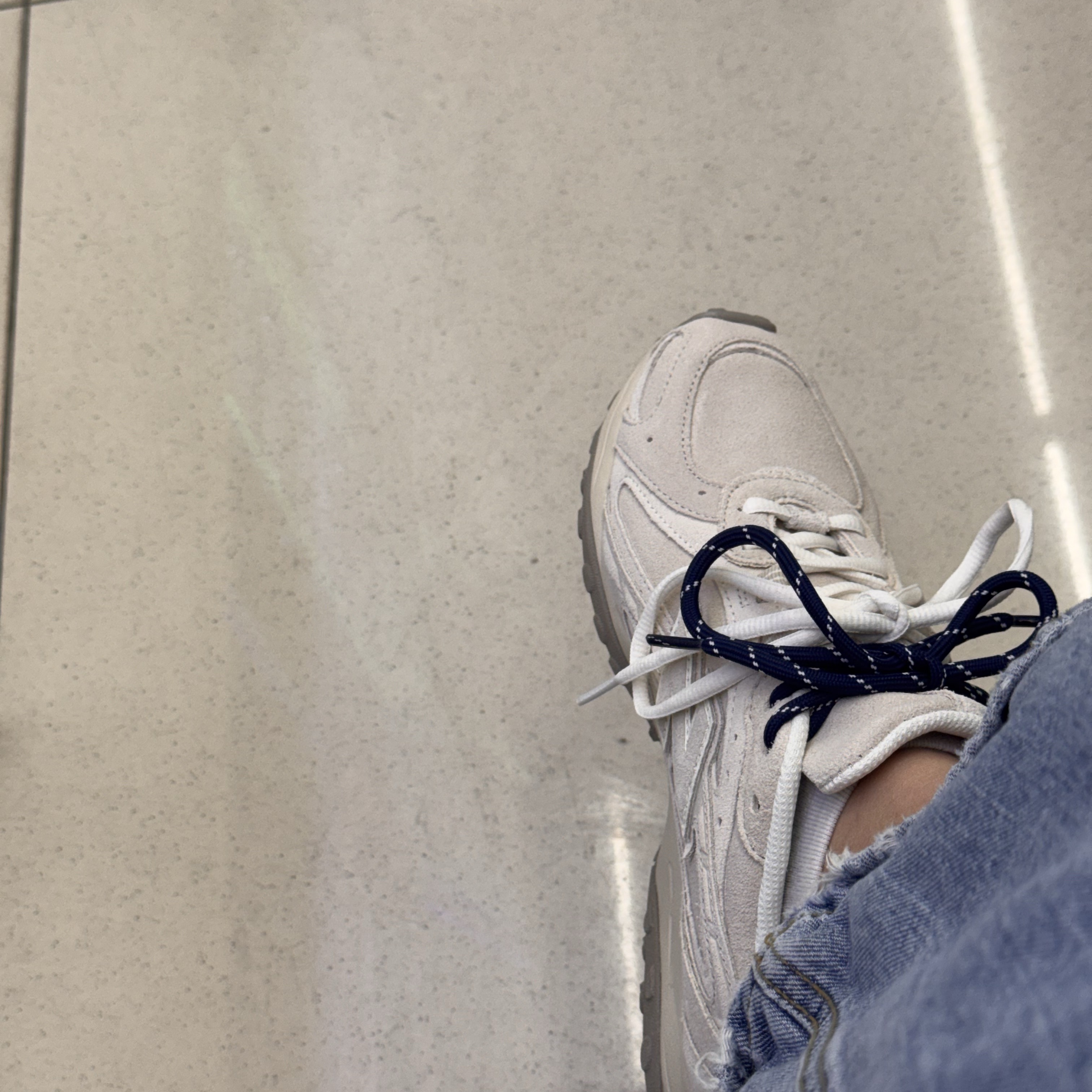 New Balance 204L Timberwolf Linen 착용 스타일