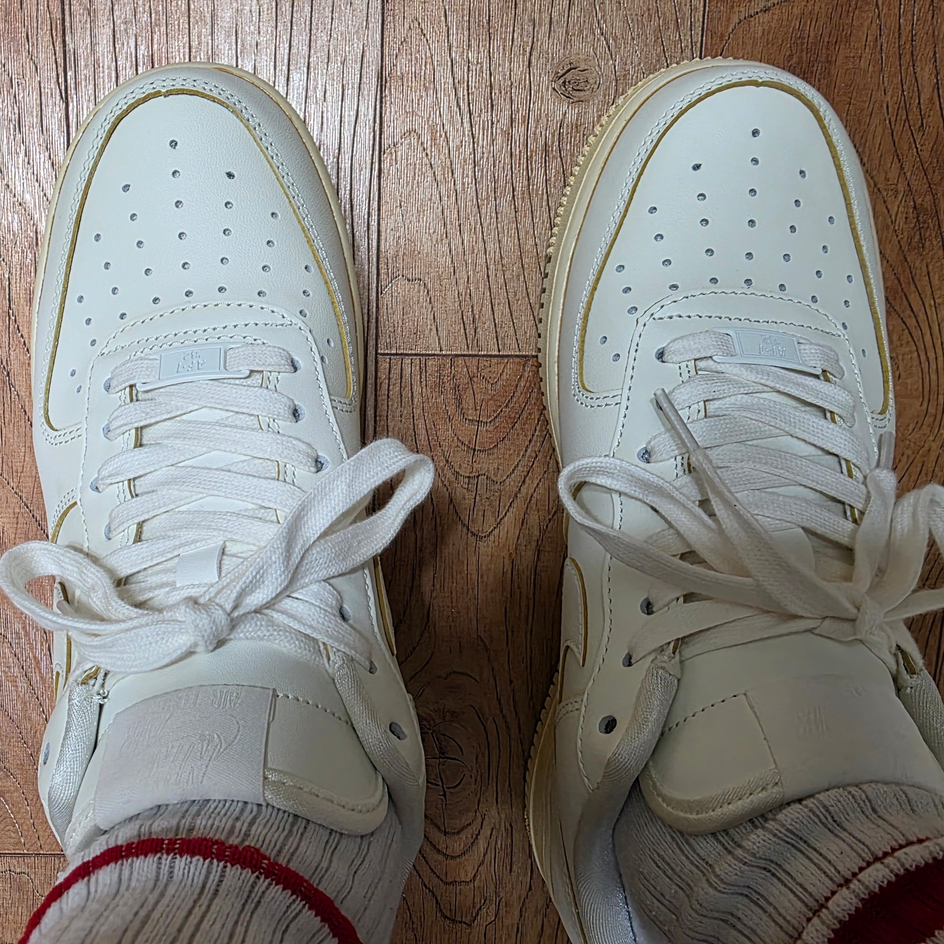 Nike Air Force 1 '07 LV8 Timeless Classic 착용 스타일