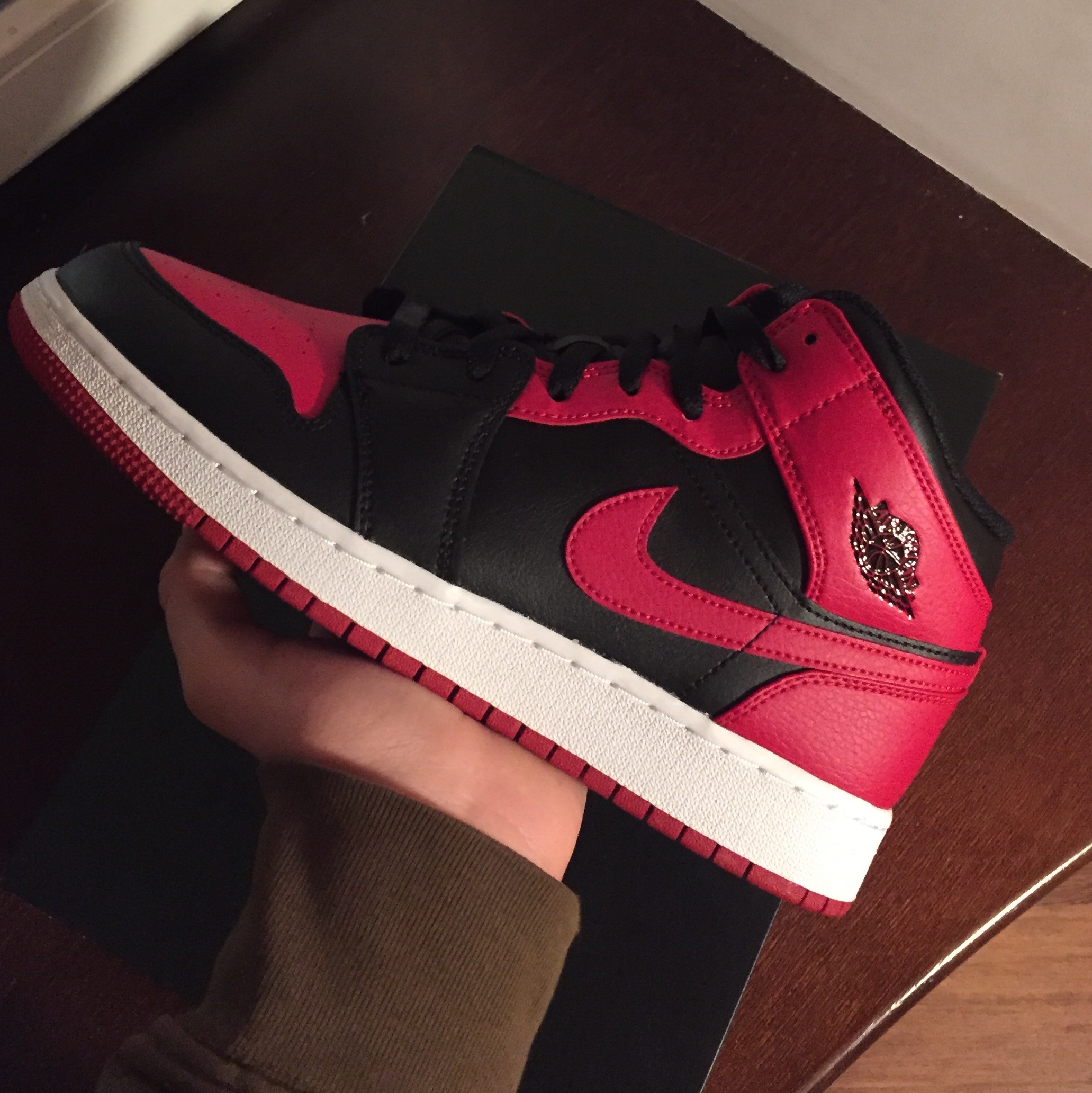Jordan 1 Mid Bred Banned 2020 착용 스타일